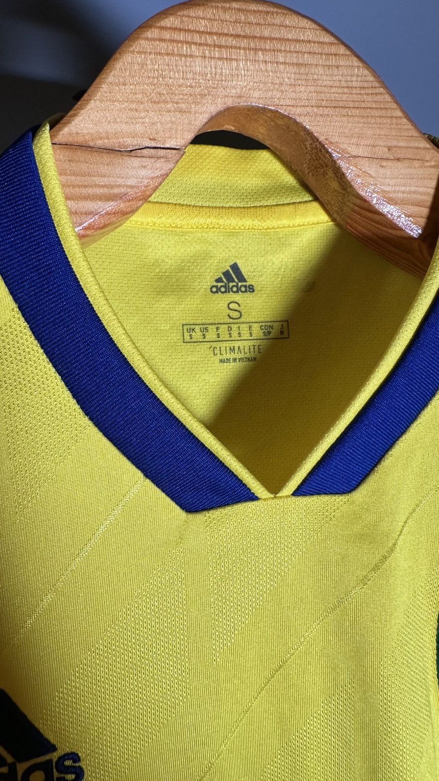 Vintage Sweden Home Football Shirt 2017/19 Adults small Adidas Size US S / EU 44-46 / 1 - 8 Thumbnail