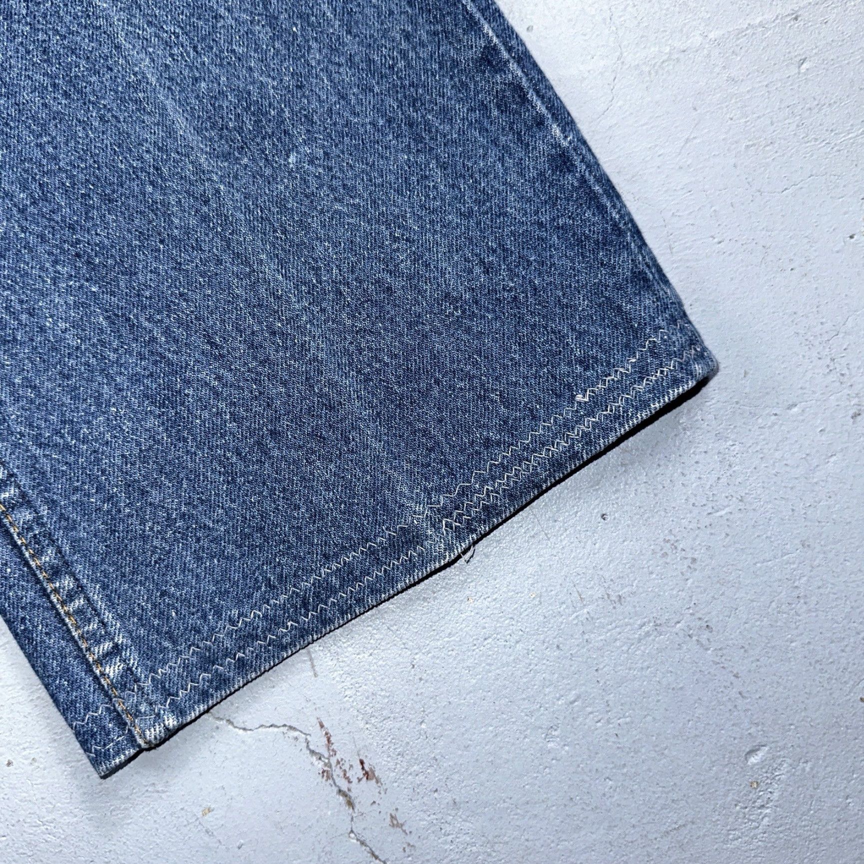 Levi's VINTAGE Levi's 501 Jeans Modern Straight Old School 80s USA Blue Light Wash 36x40 Men Regular 36 Mens Jeans Size US 36 / EU 52 - 4 Thumbnail