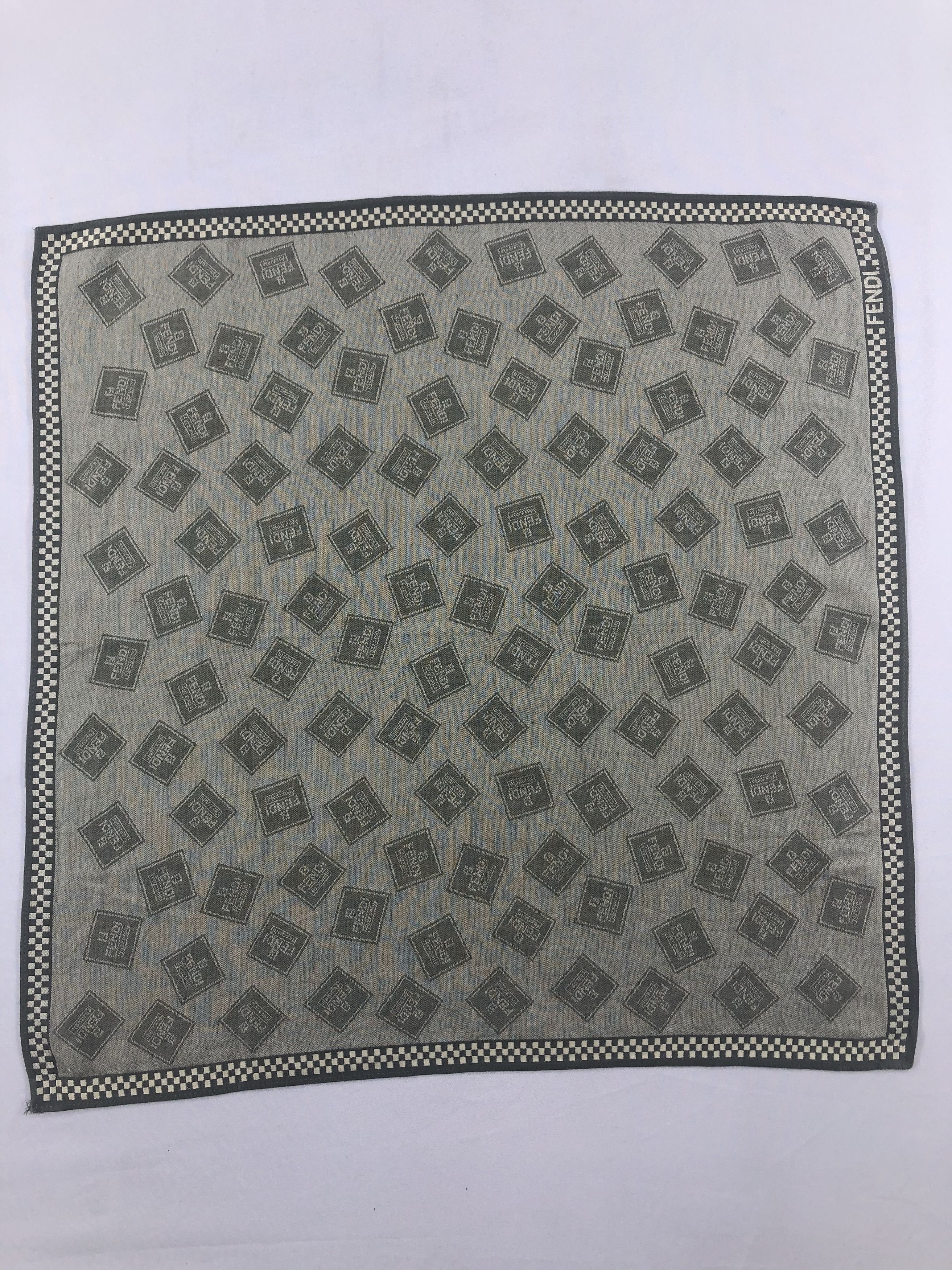 Vintage Fendi Handkerchief / Bandana / Neckerchief A644 Size ONE SIZE - 3 Thumbnail