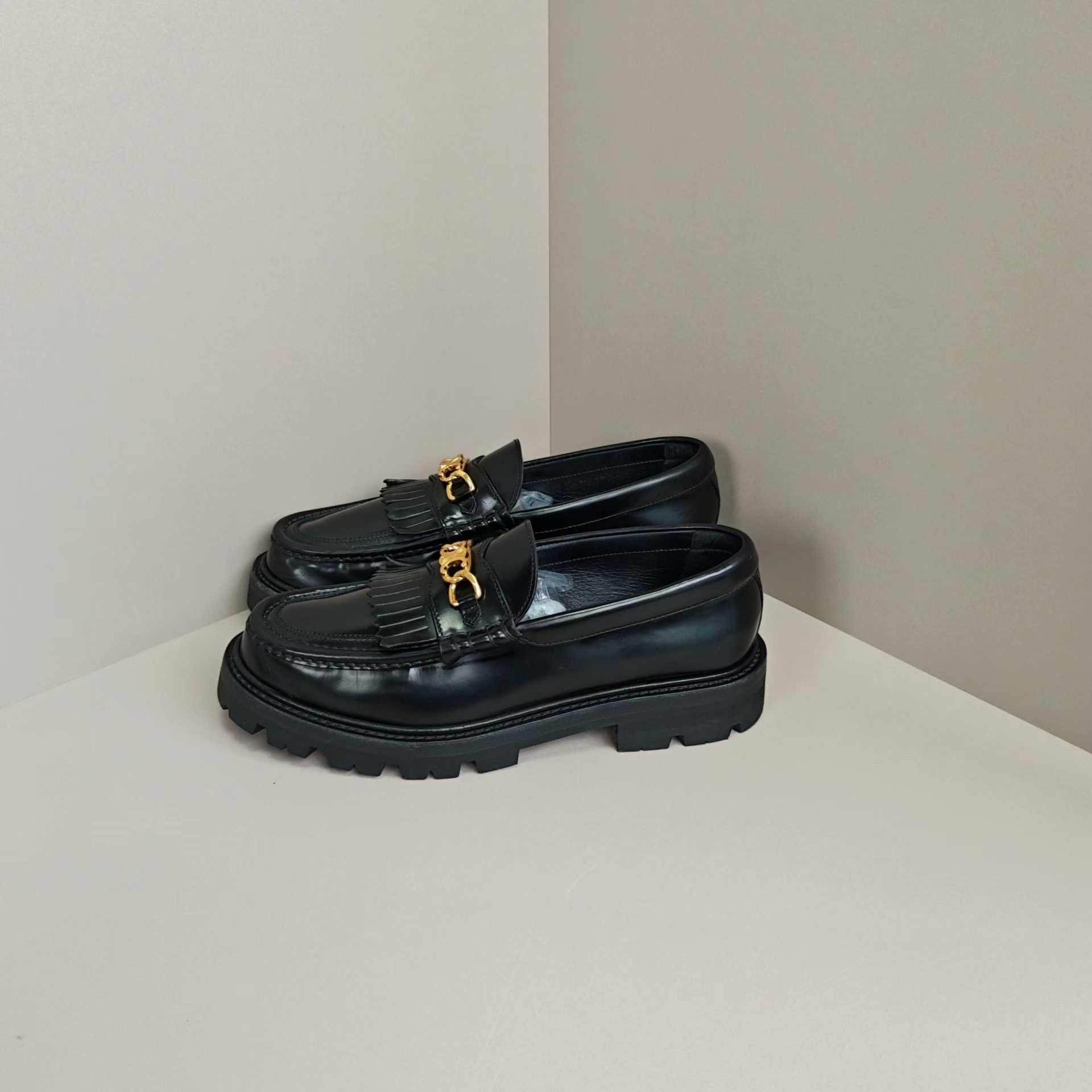 Celine Celine Lowtop Sneakers us_9 Women Size US 9 / IT 39 - 1 Thumbnail