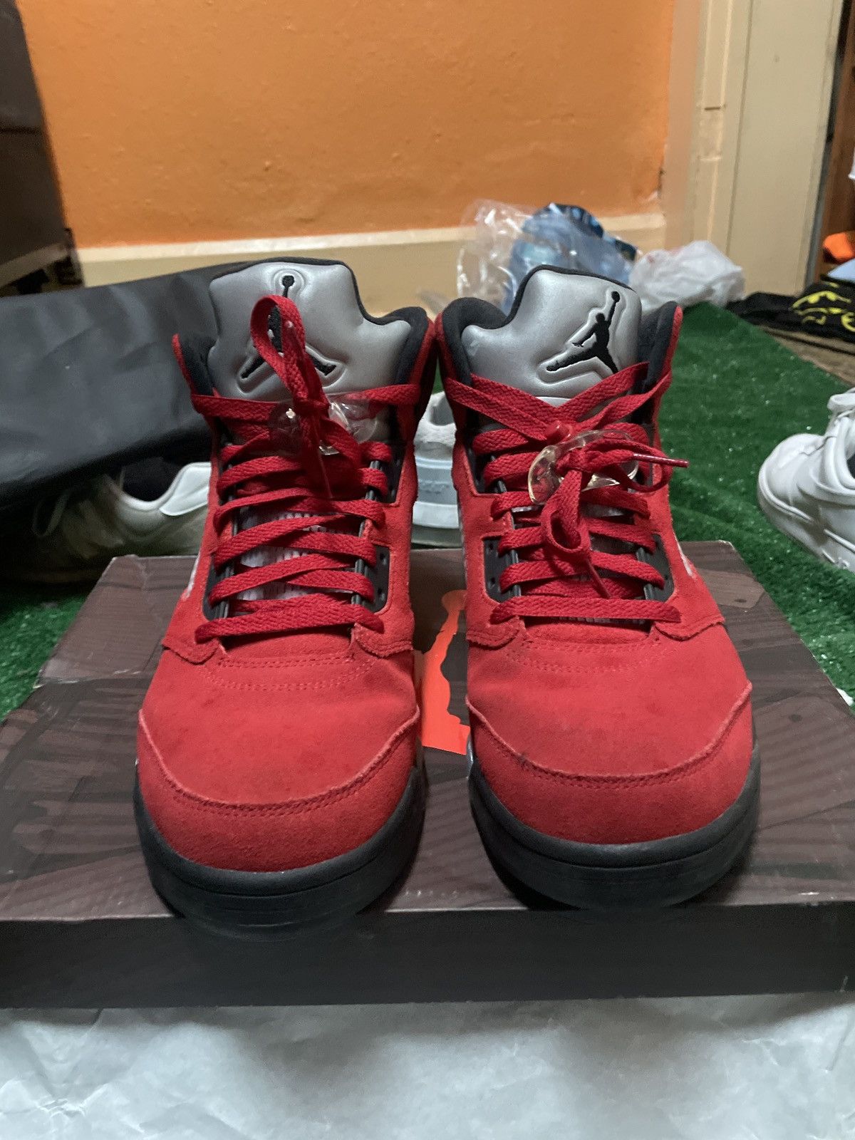 Jordan Brand × Nike Jordan 5 Raging Bull Size US 11 / EU 44 - 6 Thumbnail