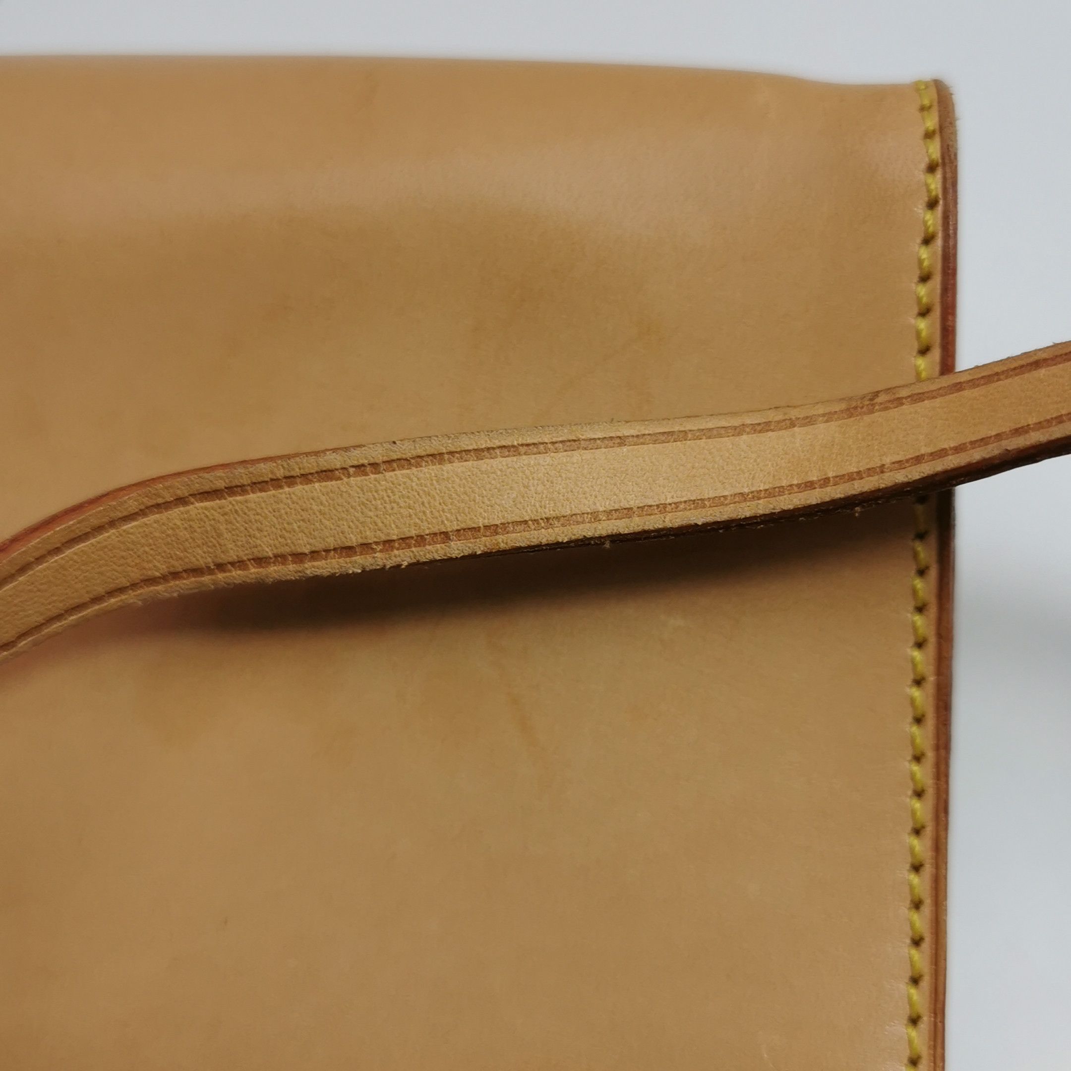 Louis Vuitton Louis Vuitton (LV) Vegetable Tanned Leather Solid Color Let Size ONE SIZE - 9 Thumbnail