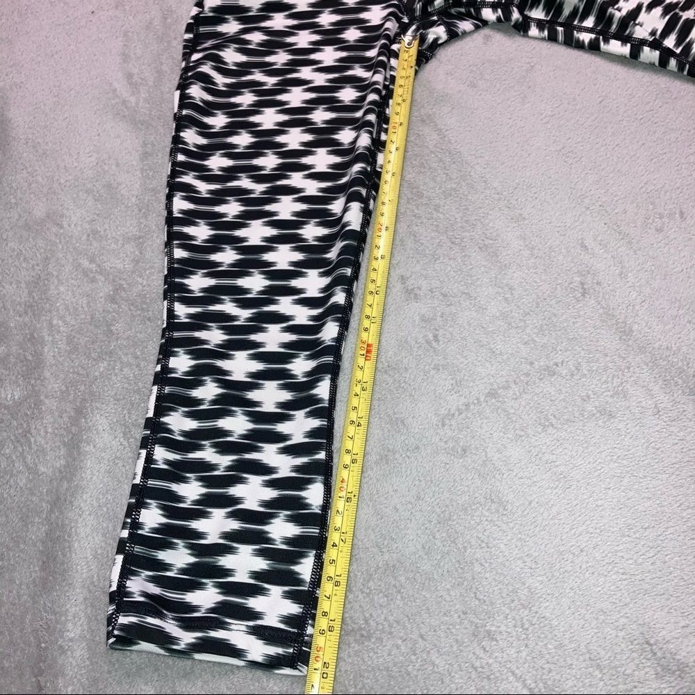 Nike Nike, Womens Relay Printed Cropped Boho Tribal Patterned Leg Size 25" / US 0 / IT 36 - 11 Thumbnail