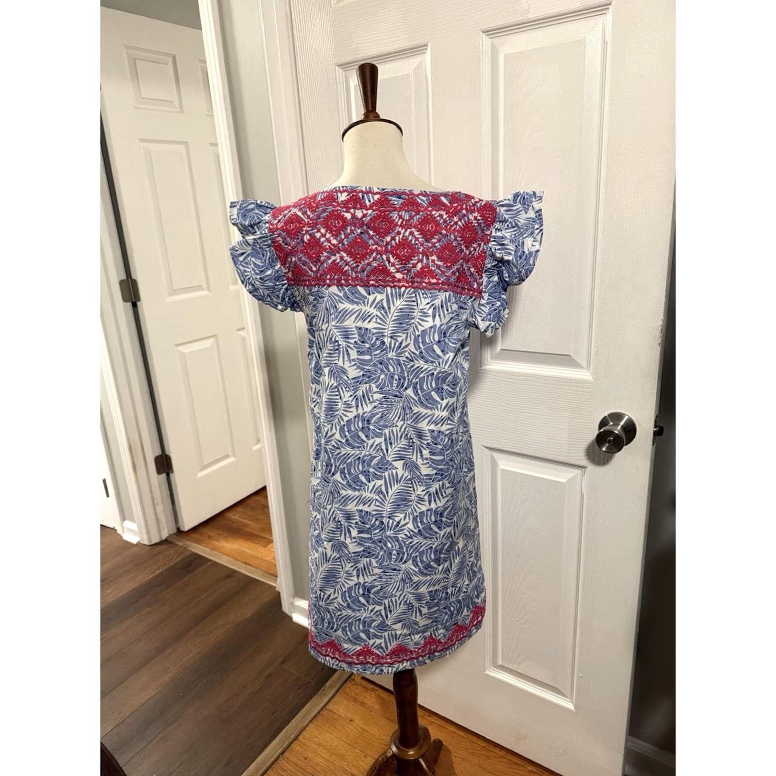 Vintage THML Dress XS blue floral embroidered Flutter Sleeve beach travel casual short sleeve shift dress Womens JS Size XS / US 0-2 / IT 36-38 - 6 Thumbnail
