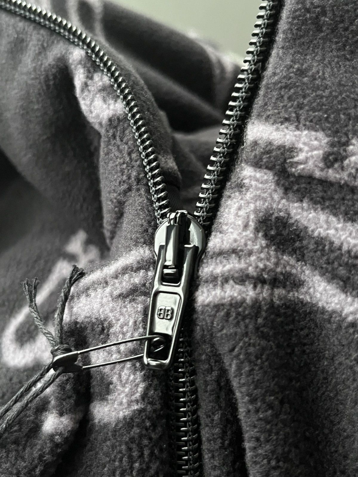 Balenciaga Super Runway Balenciaga Oversized Monogram Coat Brand New Size US XXL / EU 58 / 5 - 12 Thumbnail