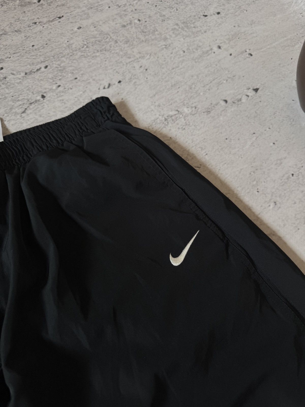 Nike × Vintage NIKE NYLON VINTAGE Y2K OVERSIZE BAGGY FIT PANTS SWEATPANTS Size US 34 / EU 50 - 5 Thumbnail
