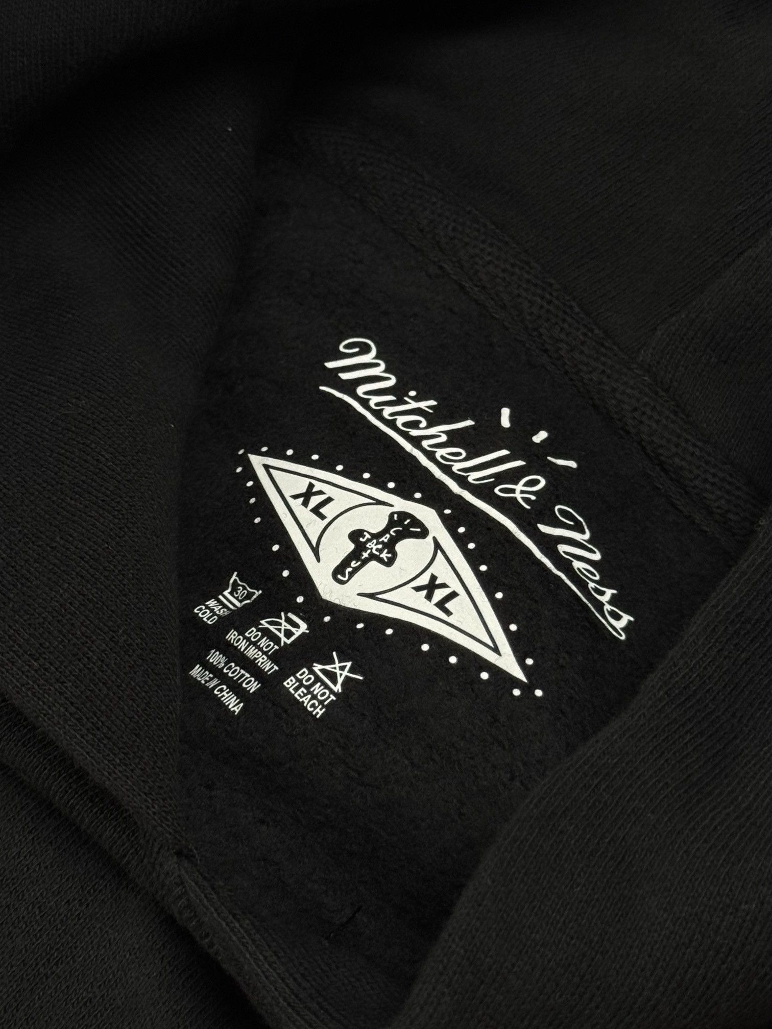 Mitchell & Ness × Travis Scott UNWORN* Travis Scott x M&N University Of Central Florida Size US XL / EU 56 / 4 - 9 Thumbnail