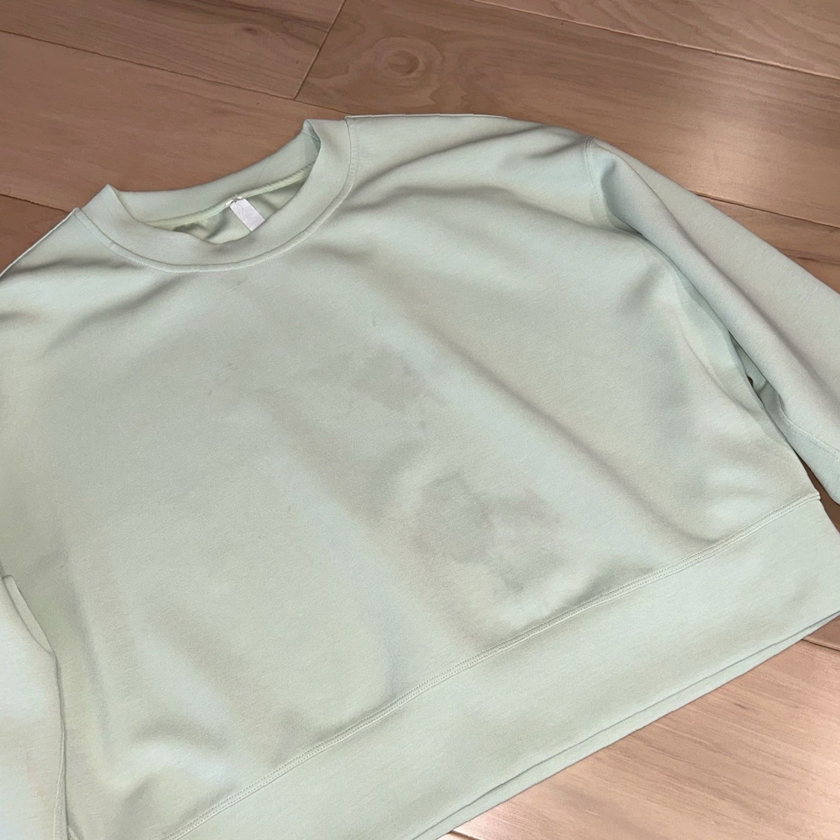 Lululemon Lululemon Perfectly Oversized Cropped Crew Sweatshirt Women’s 8 Green Solid Long Sleeve Pullover Easy Care Logo Athletic Activewear Casual Size M / US 6-8 / IT 42-44 - 2 Thumbnail