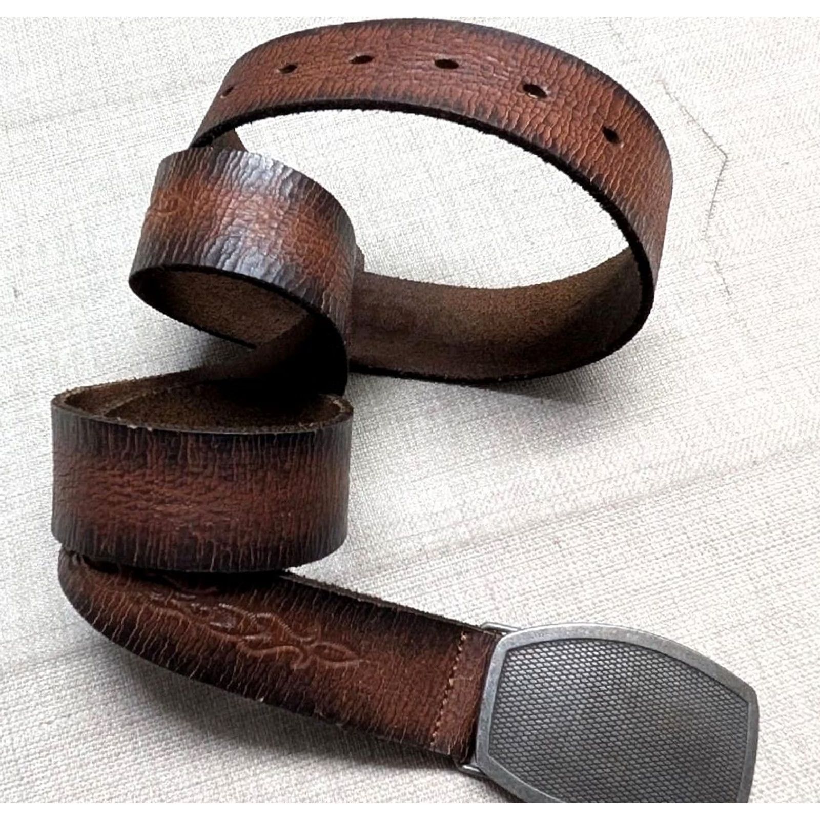 Vintage VINTAGE western belt Tooled brown leather 42 belt Mens Buckle patina rustic backstory Size 42 - 2 Thumbnail