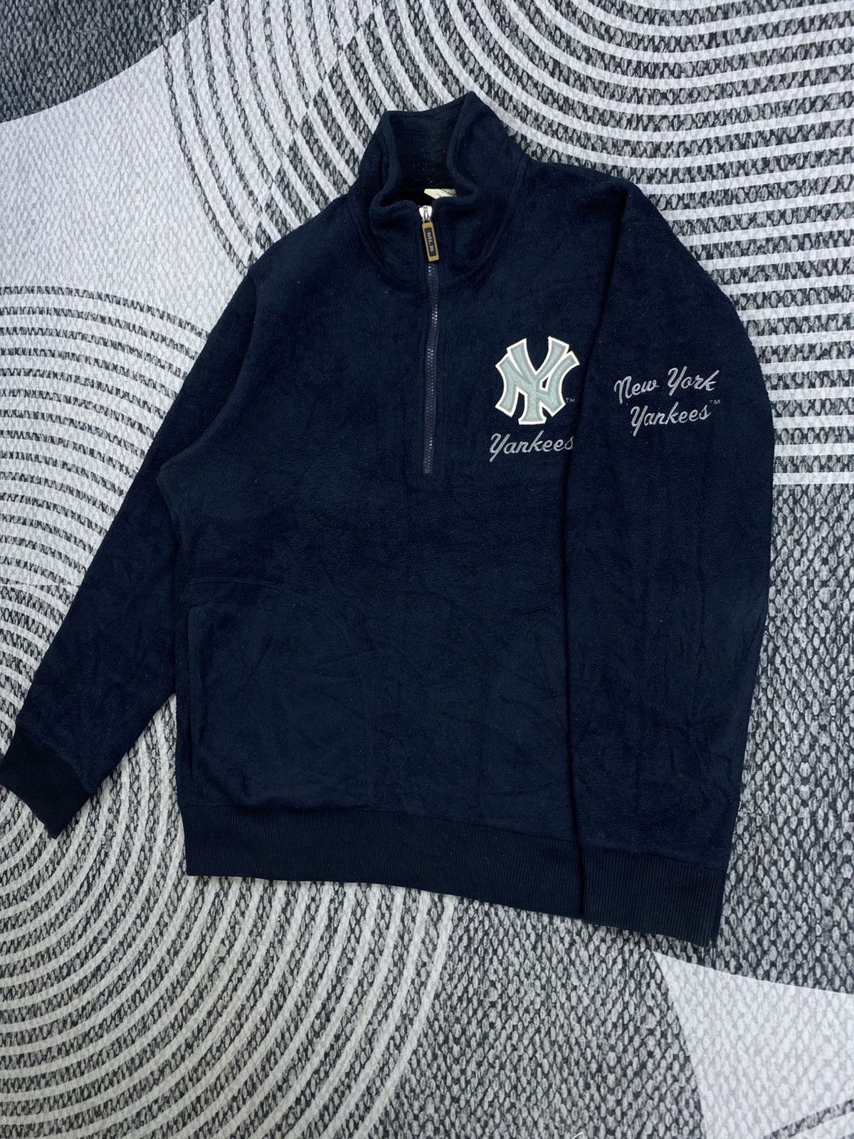 Uniqlo Vtg Uniqlo Yankees New York Navy Halfzip Fleece Sweatshirt Size US XL / EU 56 / 4 - 4 Thumbnail
