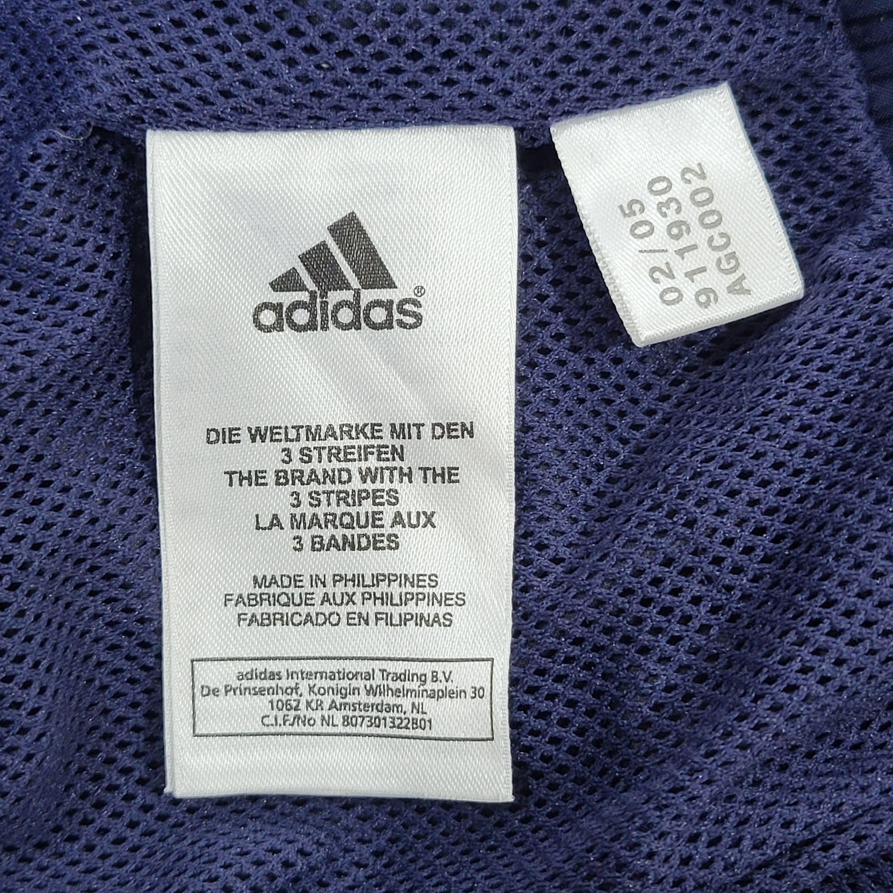 Adidas Vintage Adidas jacket.Size S but fit M. Size US S / EU 44-46 / 1 - 8 Thumbnail