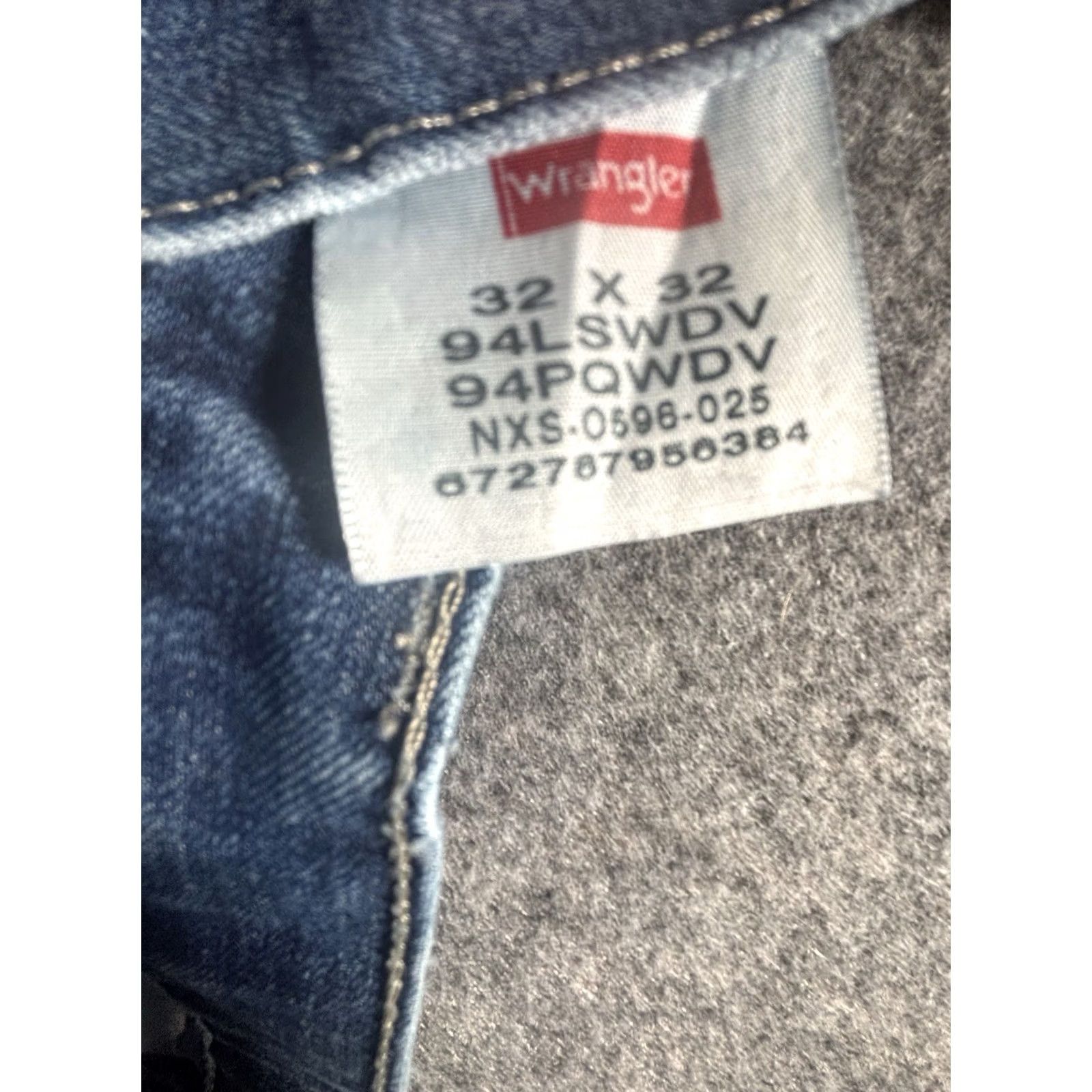 Wrangler Wrangler Carpenter Jeans Men's 32x32 Medium Wash Blue Denim Straight Leg Relaxed 5-Pocket USA Size US 32 / EU 48 - 6 Thumbnail