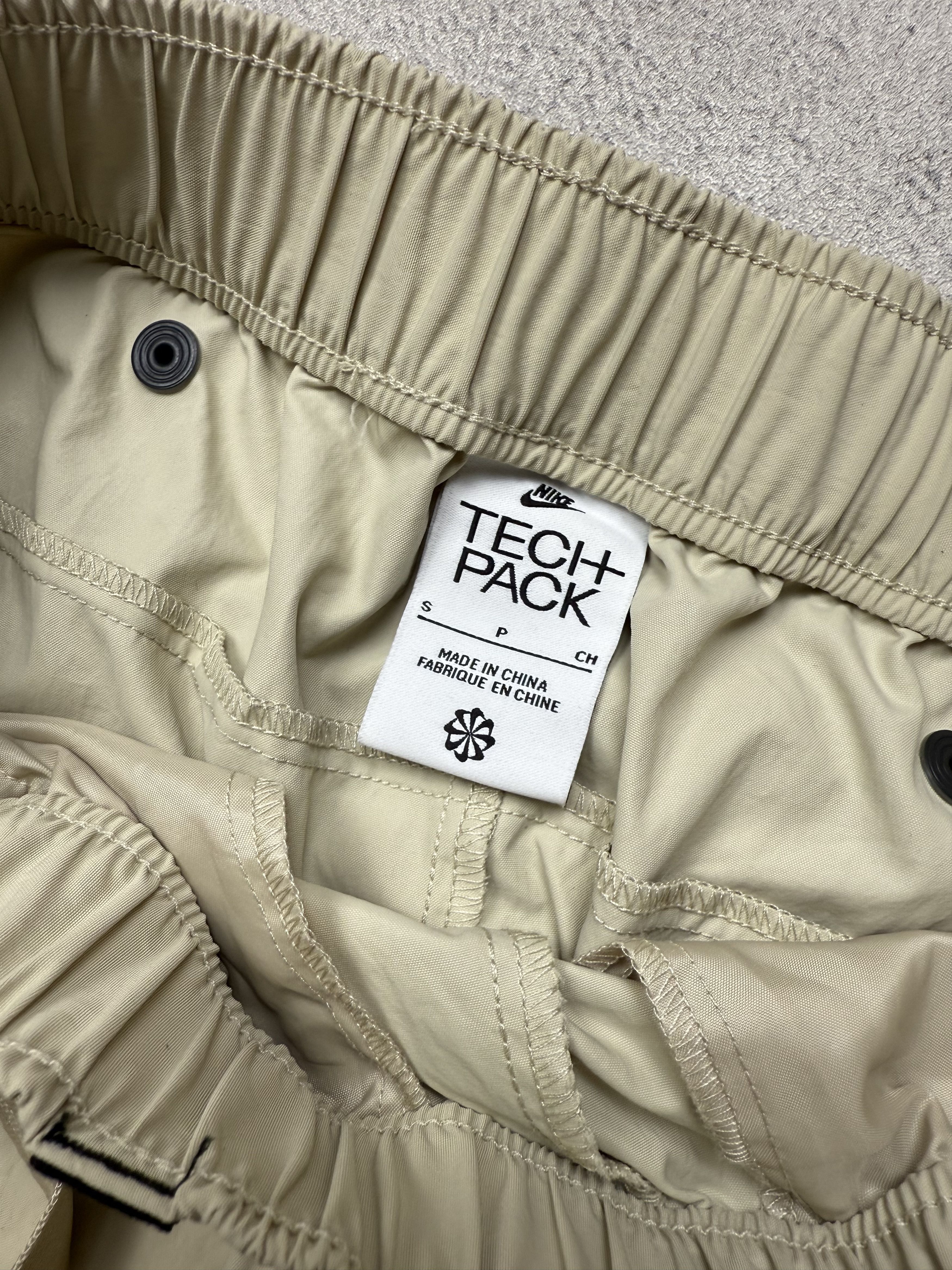 Nike Nike Tech Pack Shorts Multipocket Size US 32 / EU 48 - 6 Thumbnail