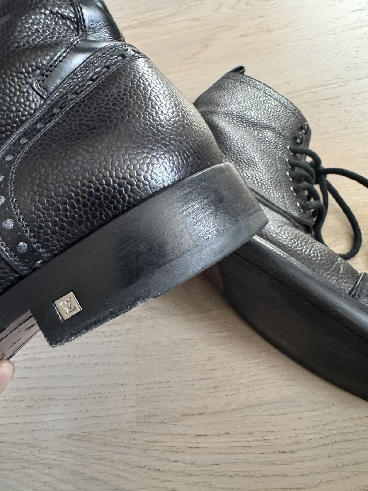 Louis Vuitton LOUIS VUITTON men boots marked sz UK 6 know the LV fit Size US 7 / EU 40 - 10 Thumbnail
