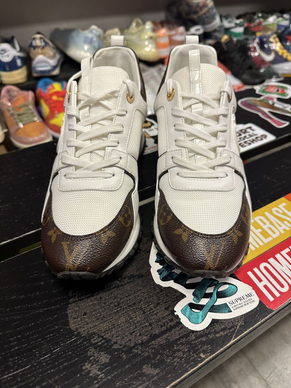 Louis Vuitton Louis vuitton run away size fits 7 7.5 pre owned Size US 7 / EU 40 - 1 Thumbnail