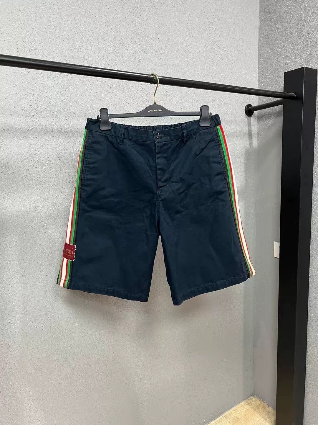 Gucci Gucci Slogan Stripe Shorts Size US 36 / EU 52 - 1 Thumbnail