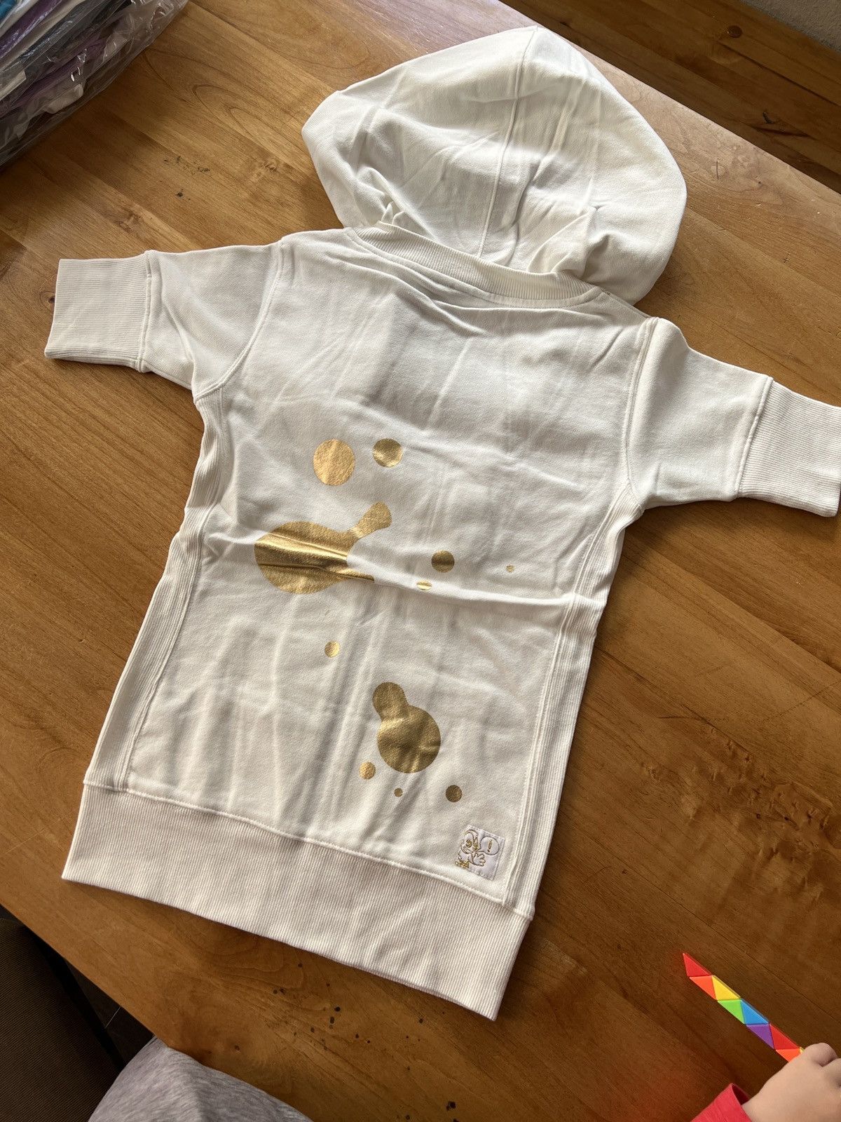 image of Kid Robot Ktw Pauls Blob Short Sleeve Hoodie Vintage 2000 in White/Gold (Size Large)