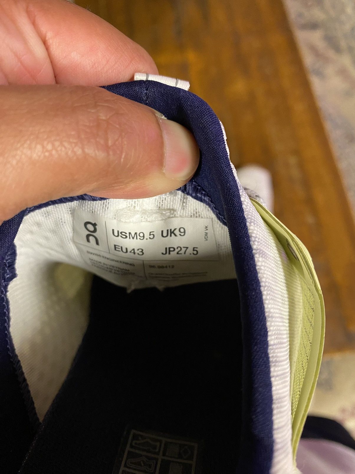 On On Running Cloudultra Flourite Size US 9.5 / EU 42-43 - 6 Thumbnail