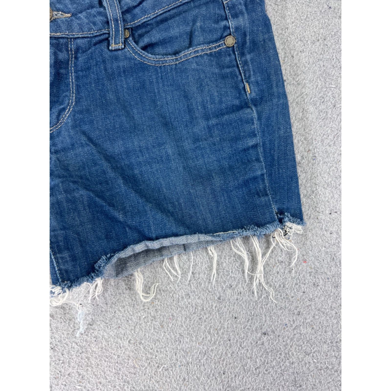 Anthropologie Anthropologie Paige Shorts Womens Blue Denim Cut-Off Low Rise 26 Regular 4 in Inseam 27x4 Cotton Size 26" / US 2 / IT 38 - 2 Thumbnail