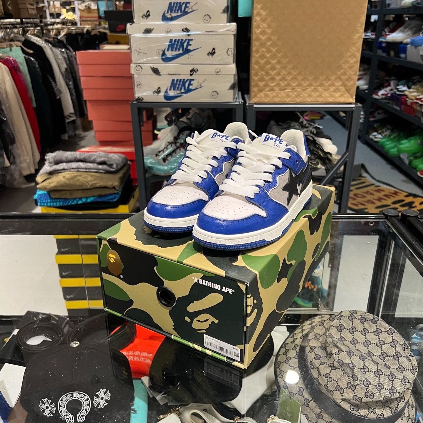 Nike Nike Multi Lowtop Sneakers 9.5 Men Size US 9.5 / EU 42-43 - 1 Thumbnail