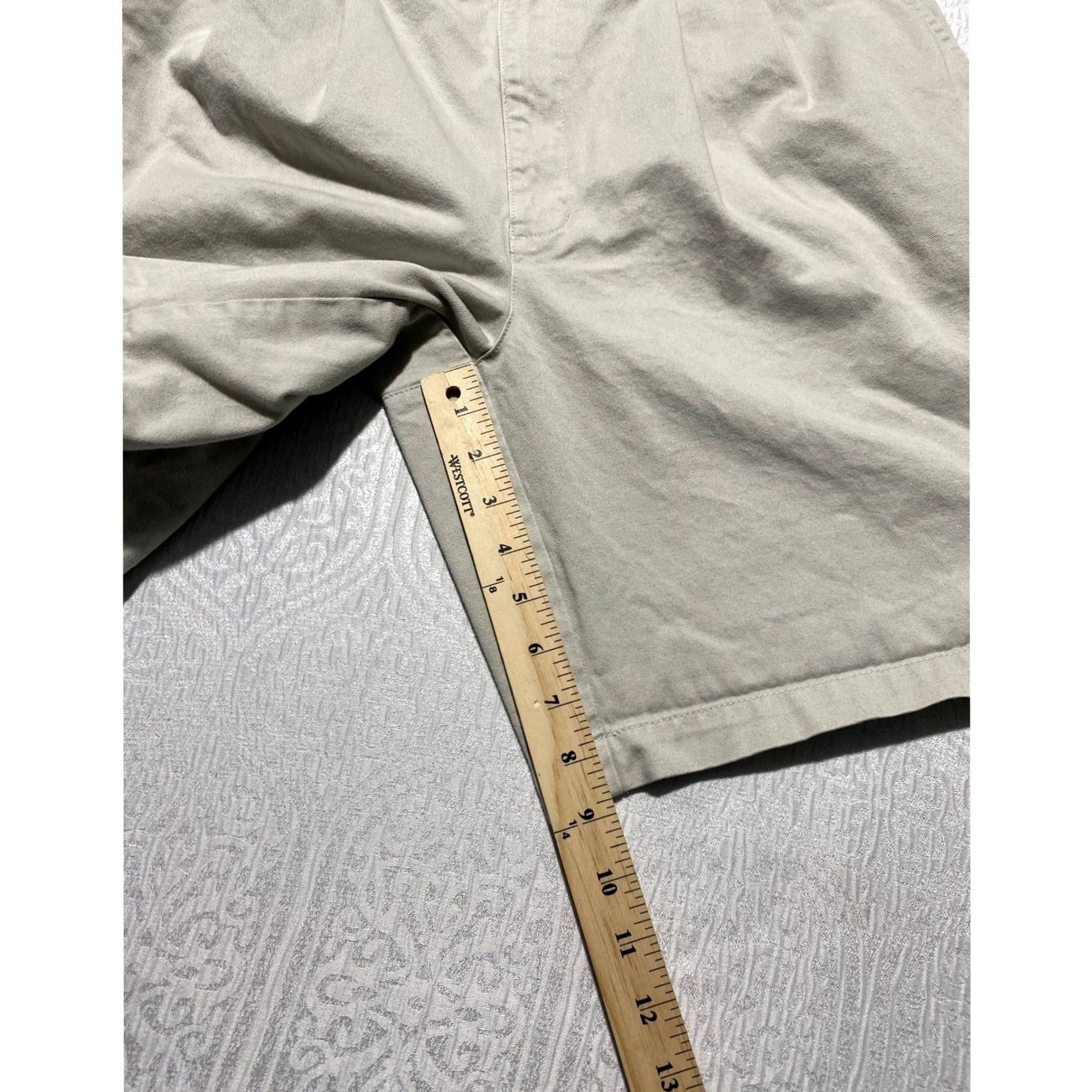 Eddie Bauer Eddie Bauer Chino Shorts Mens 34 Khaki Beige Relaxed Fit 100% Cotton Button Fly Front Pleated 4-Pocket Casual Workwear Summer Size US 34 / EU 50 - 6 Thumbnail
