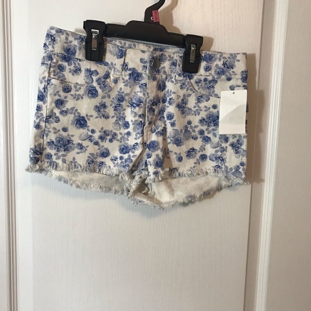 Other NWT H&M divided shorts white blue flower Size 4 Size 27" / US 4 / IT 40 - 3 Thumbnail