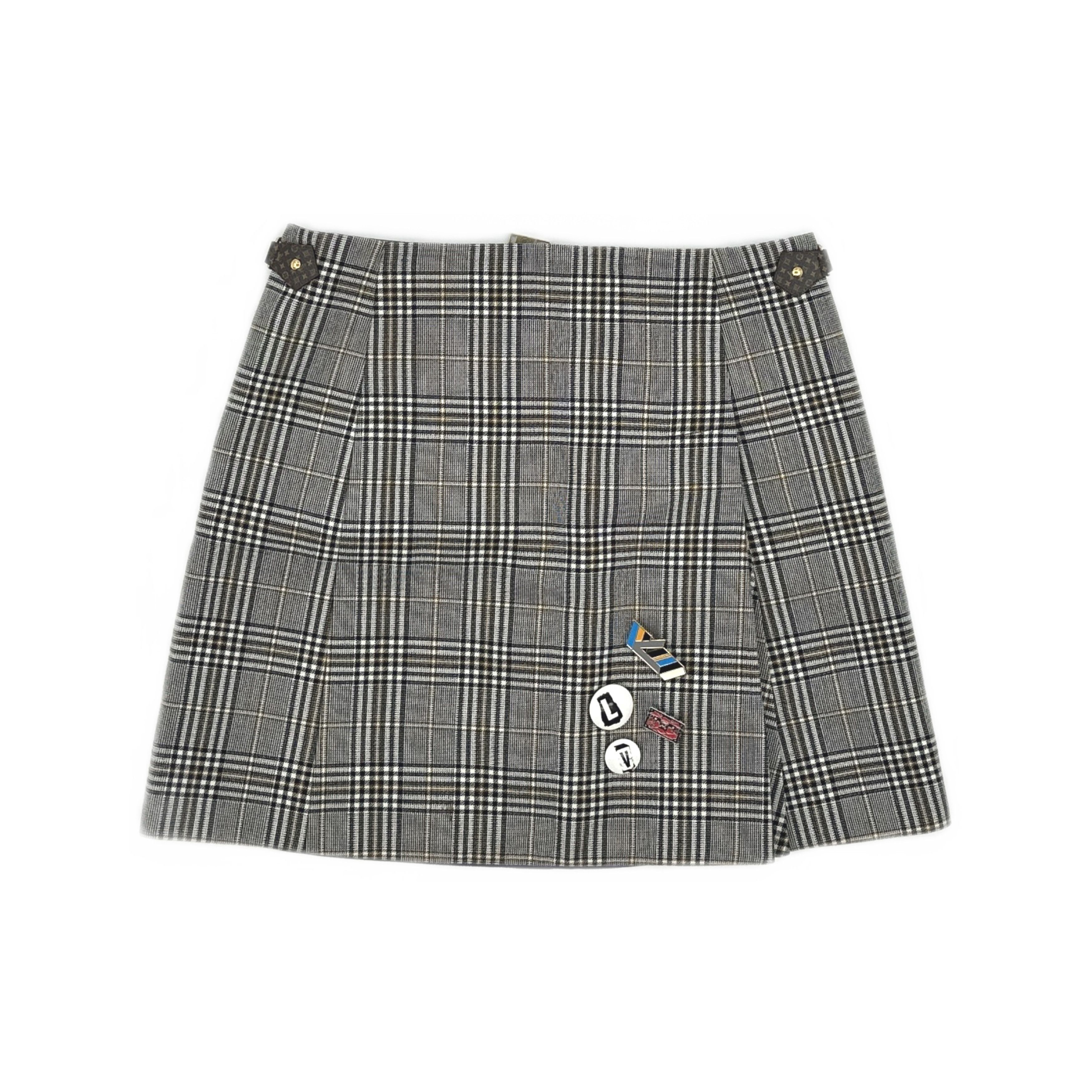 Louis Vuitton Louis Vuitton Plaid Pin Detail Mini Skirt 40 Size 28" / US 6 / IT 42 - 1 Thumbnail