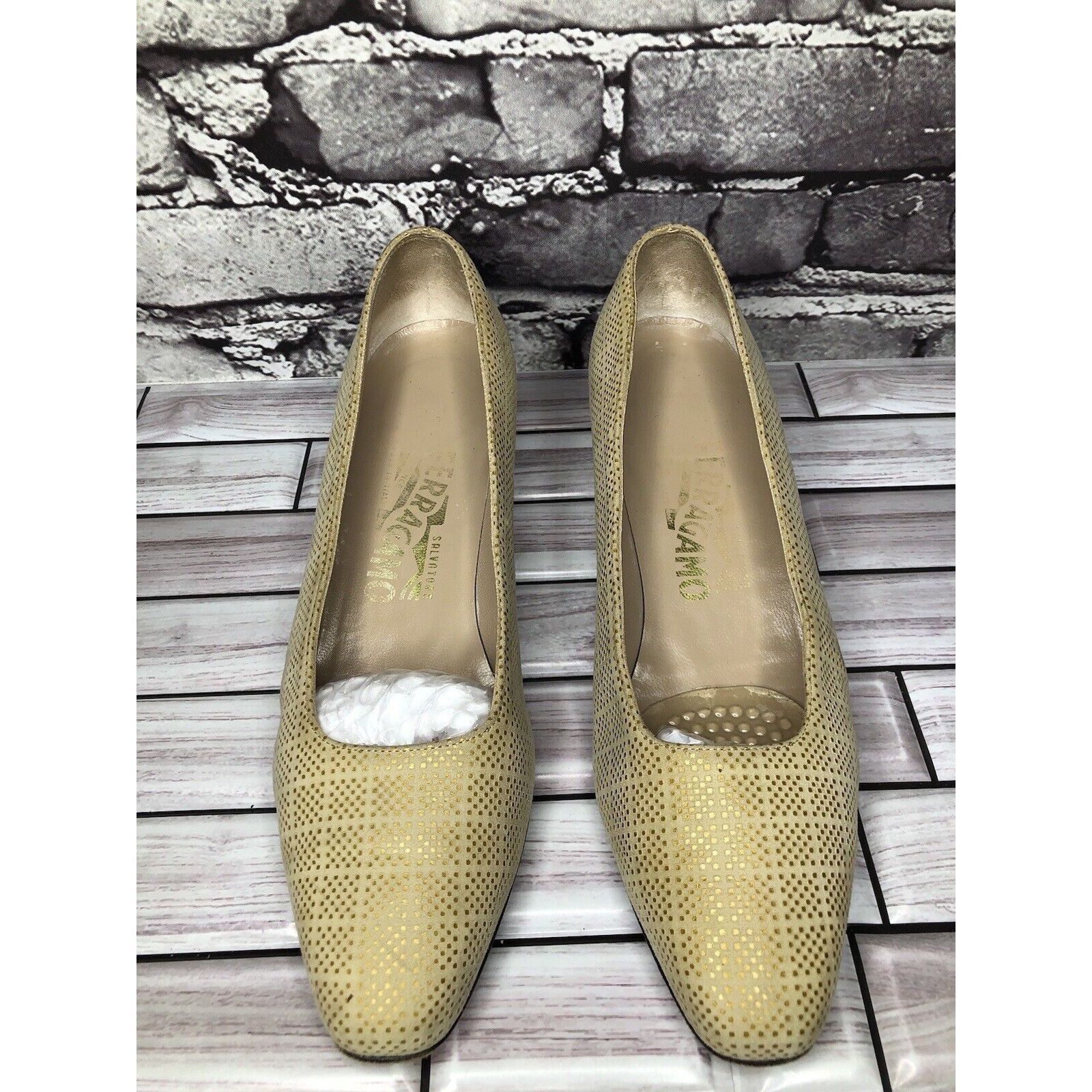Salvatore Ferragamo Salvatore Ferragamo Beige Leather Geometric Dress Pump Heels Size US 7.5 / IT 37.5 - 17 Thumbnail
