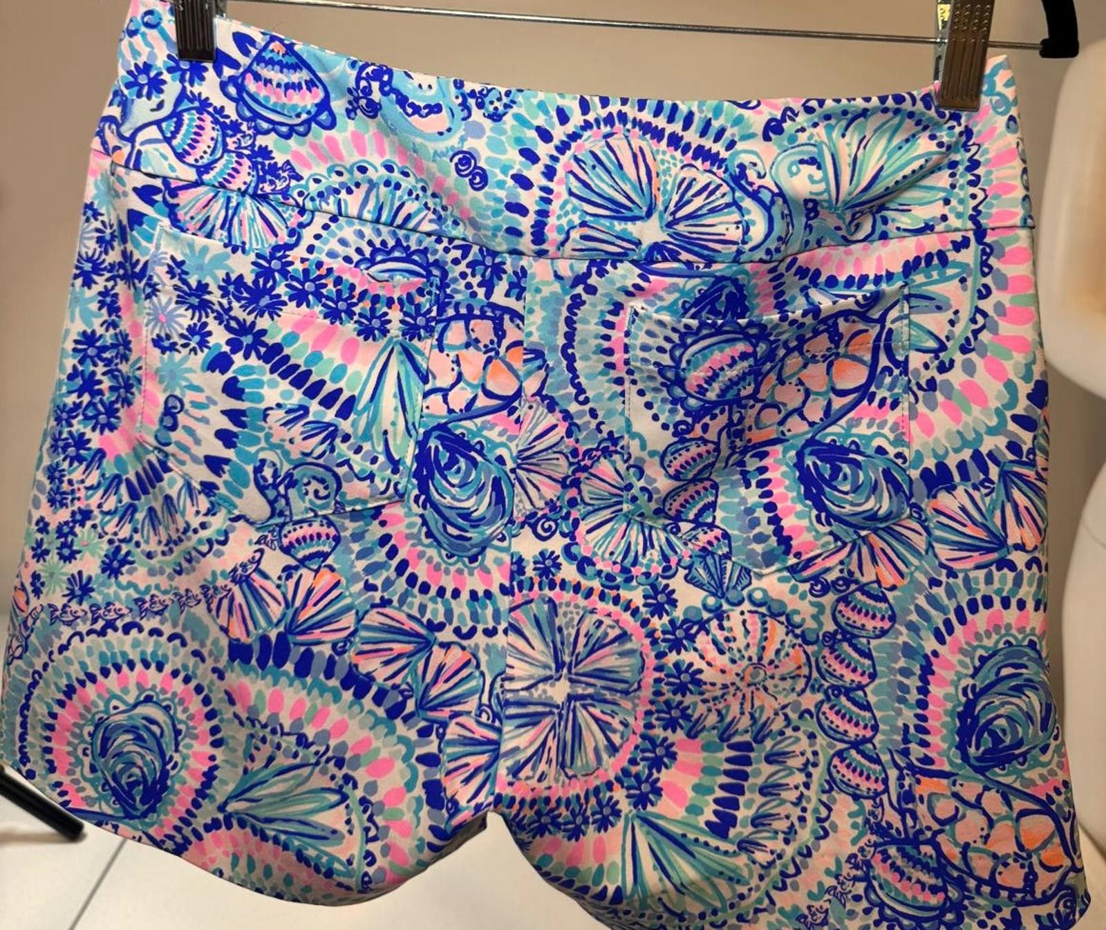 Designer Lilly Pulitzer Women's Bright Floral Print Shorts Size 30" / US 8 / IT 44 - 2 Thumbnail