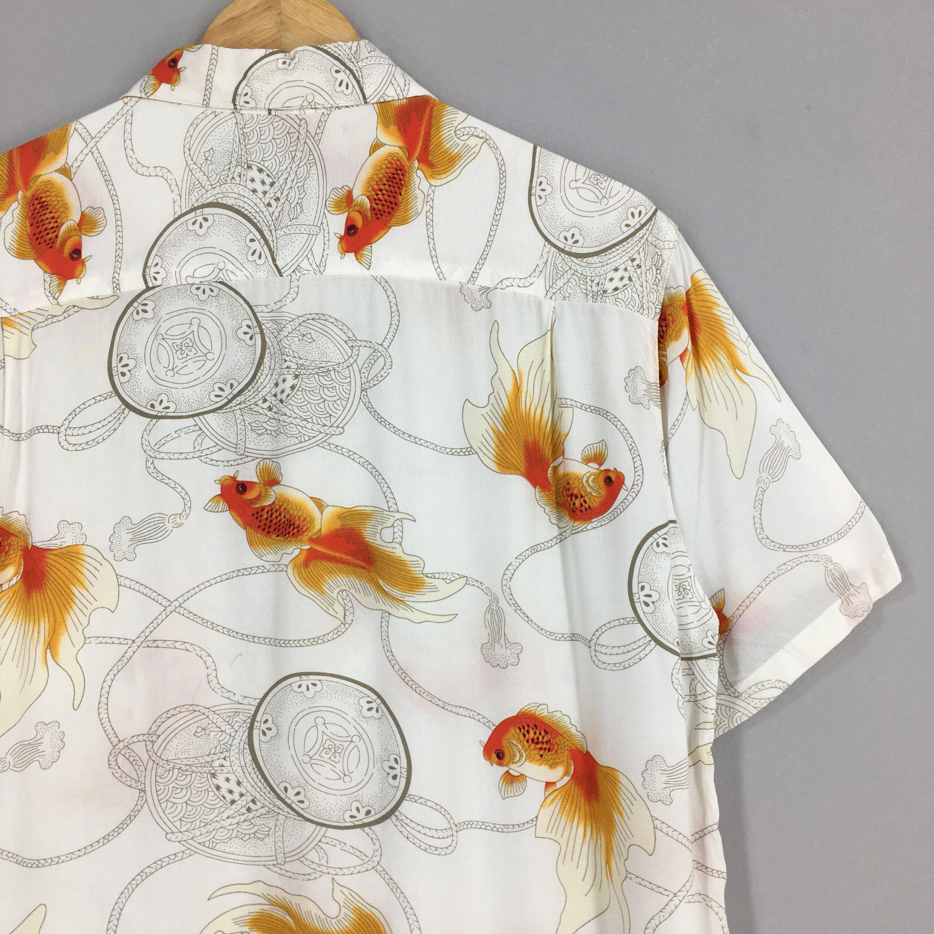 Sun Surf Vintage Hawaiian Surf Japanese Gold Fish Rayon Shirt Large Size US L / EU 52-54 / 3 - 8 Thumbnail