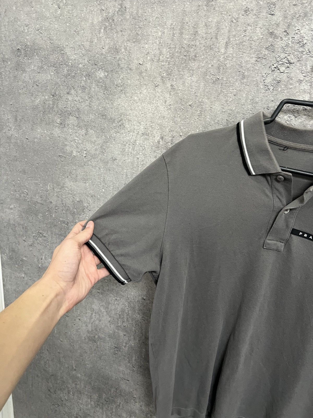 Prada Prada Polo Red Tab T Shirt Size US L / EU 52-54 / 3 - 2 Thumbnail