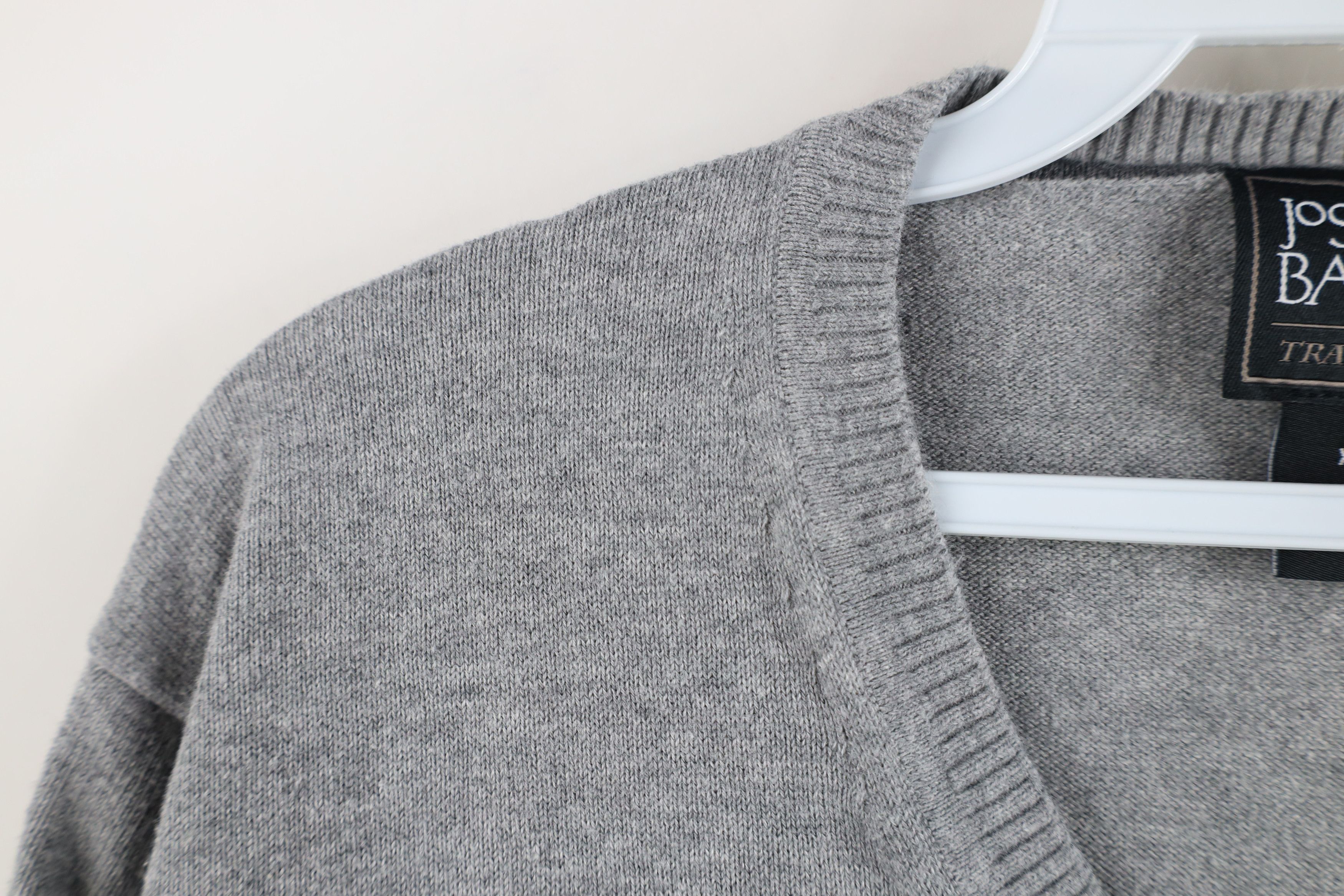 Jos. A. Bank Jos A Bank Traveler Pima Cotton Knit V-Neck Sweater Gray Size US XL / EU 56 / 4 - 5 Thumbnail