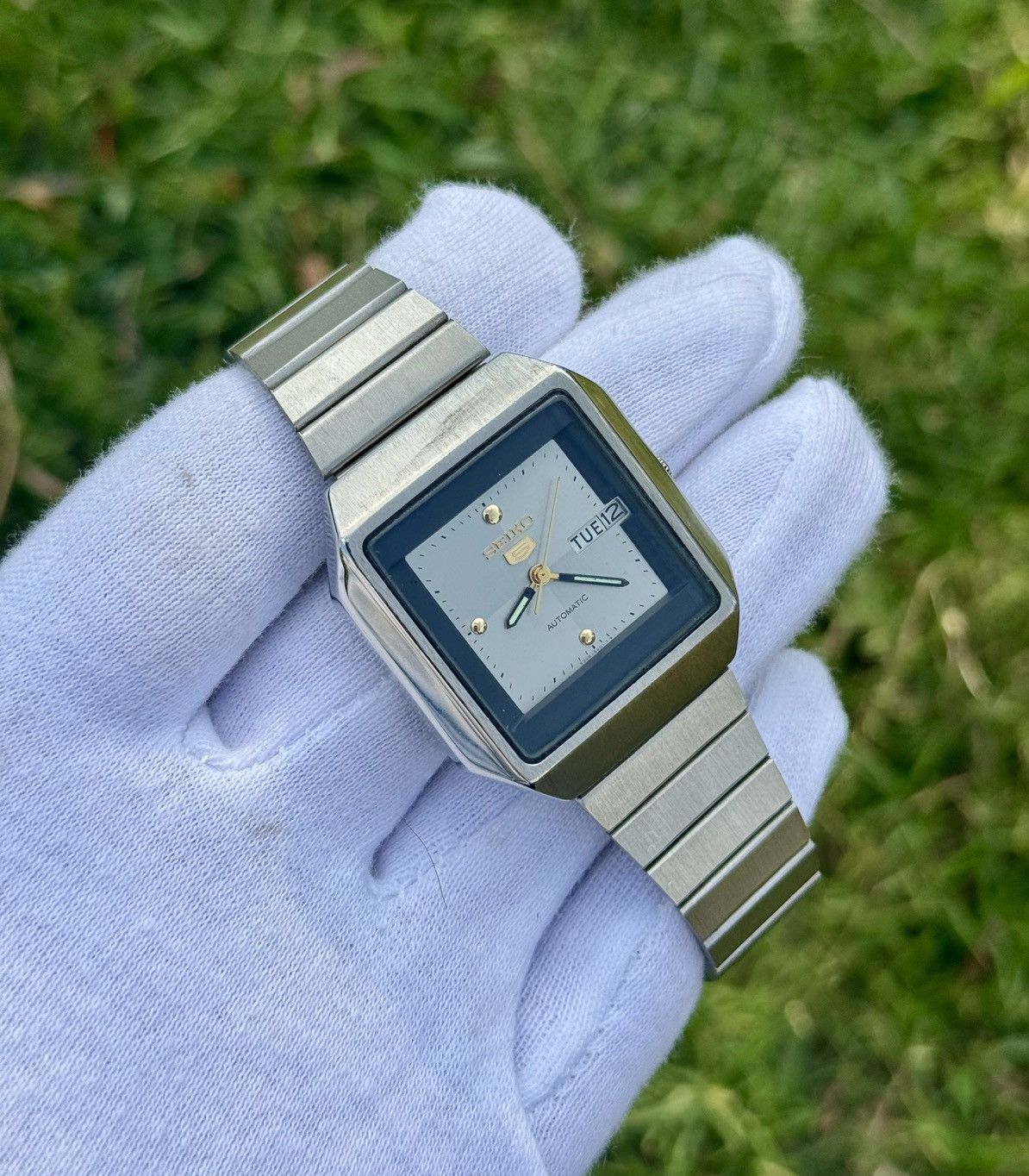 Seiko Vintage Seiko 5 Automatic japan Watch: silver Dial, TV Case Size 36 - 8 Thumbnail