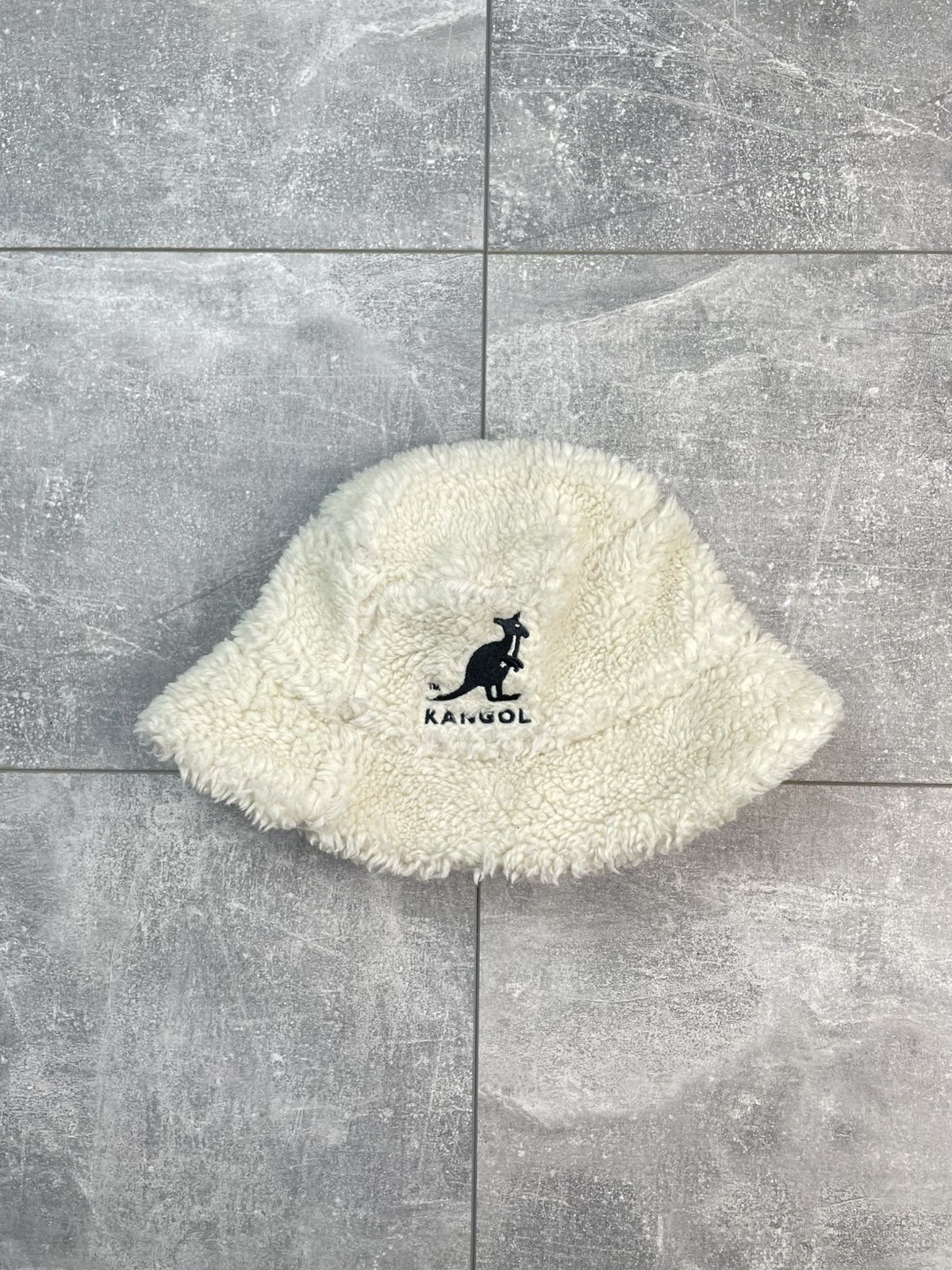 Kangol Kangol x H&M Faux Shearling Bucket Hat Size ONE SIZE - 1 Thumbnail