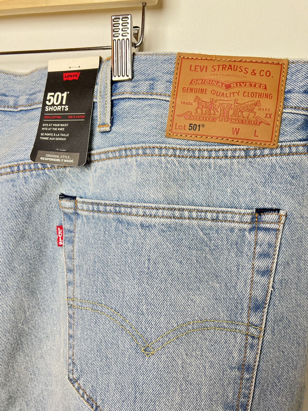 Levi's levis oversized cut out eye print shorts Size US 34 / EU 50 - 6 Thumbnail