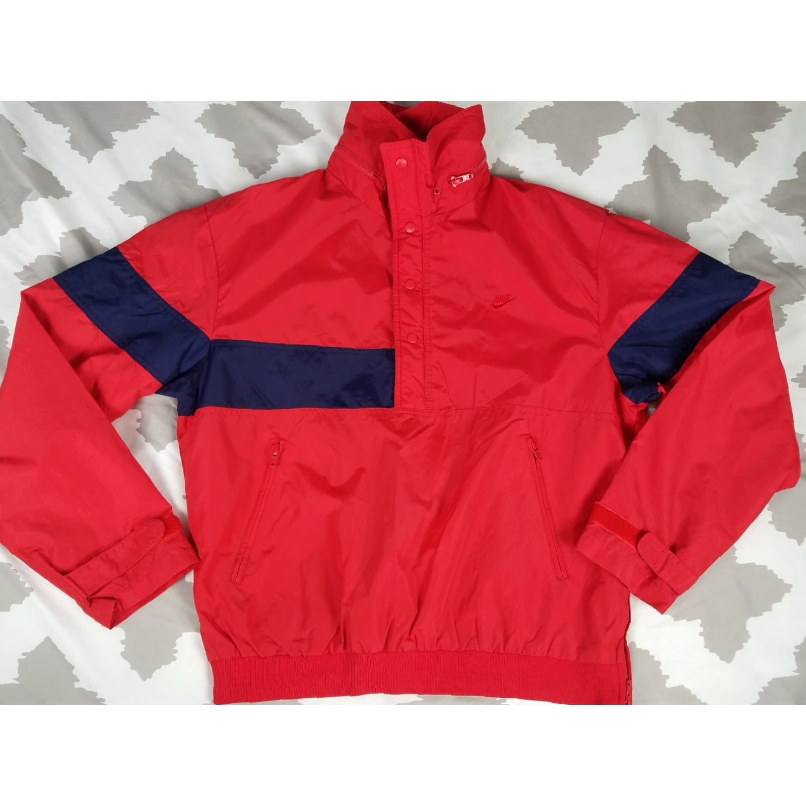 Nike VINTAGE Nike Air 80s Windbreaker Jacket Mens L Red 80s Nike Air Vintage Bomber Pullover Size US L / EU 52-54 / 3 - 6 Thumbnail
