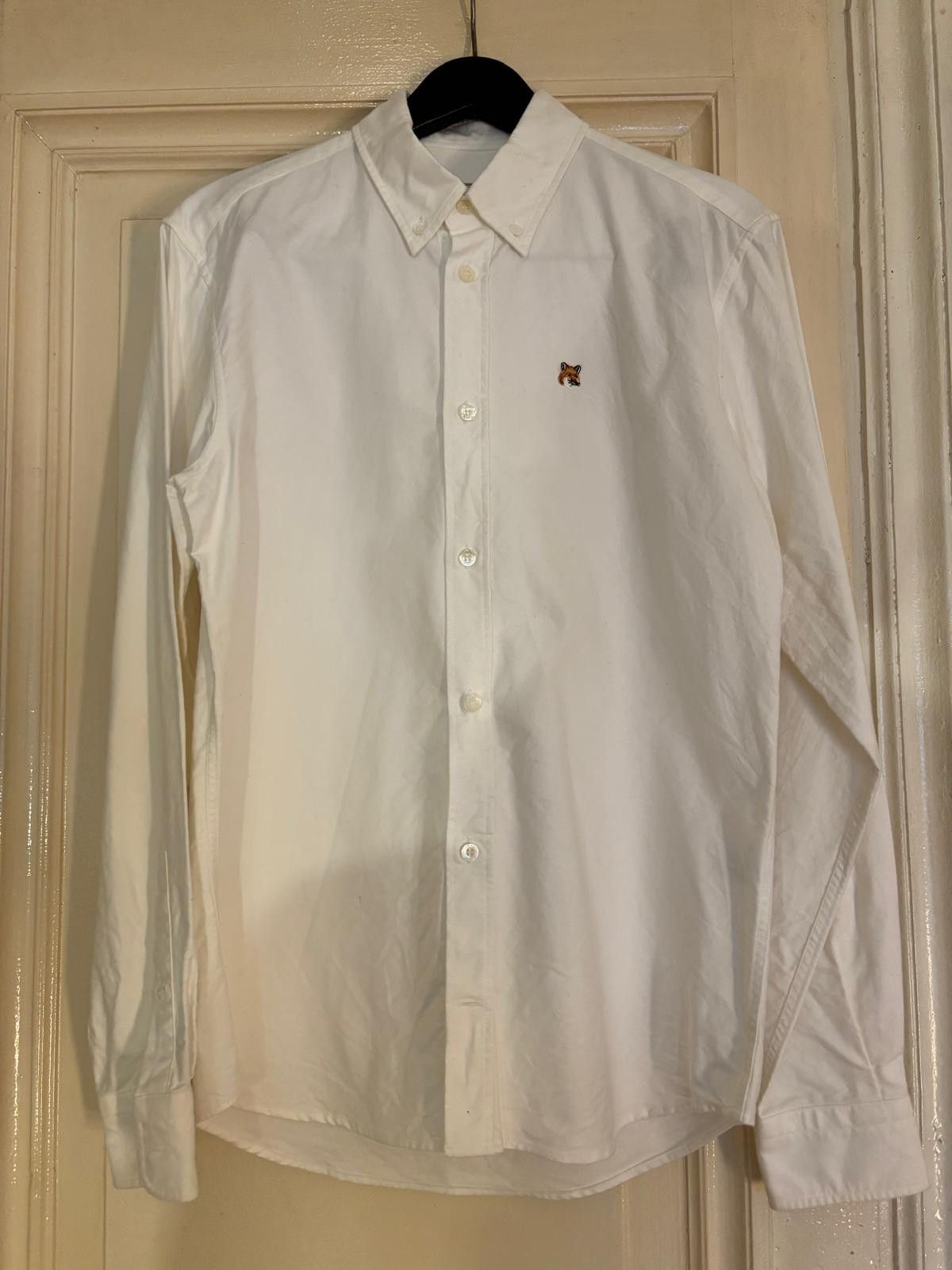 Maison Kitsune BUTTON DOWN CLASSIC SHIRT WITH FOX HEAD PATCH IN OXFORD Size US S / EU 44-46 / 1 - 1 Thumbnail