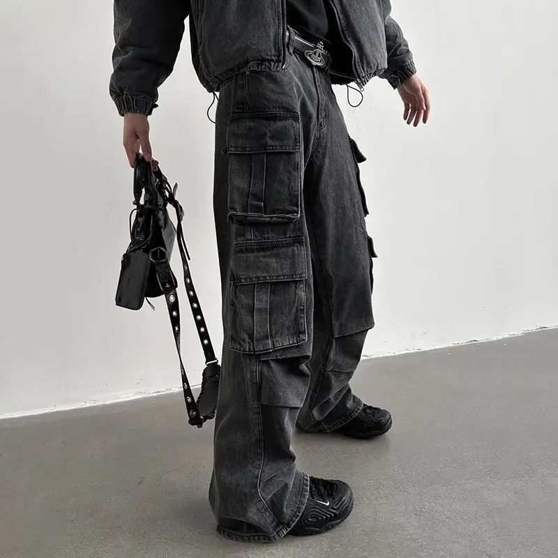 image of Vintage Multi Pocket Utility Grunge Cargo Pants Y2K in Black, Men's (Size 30)