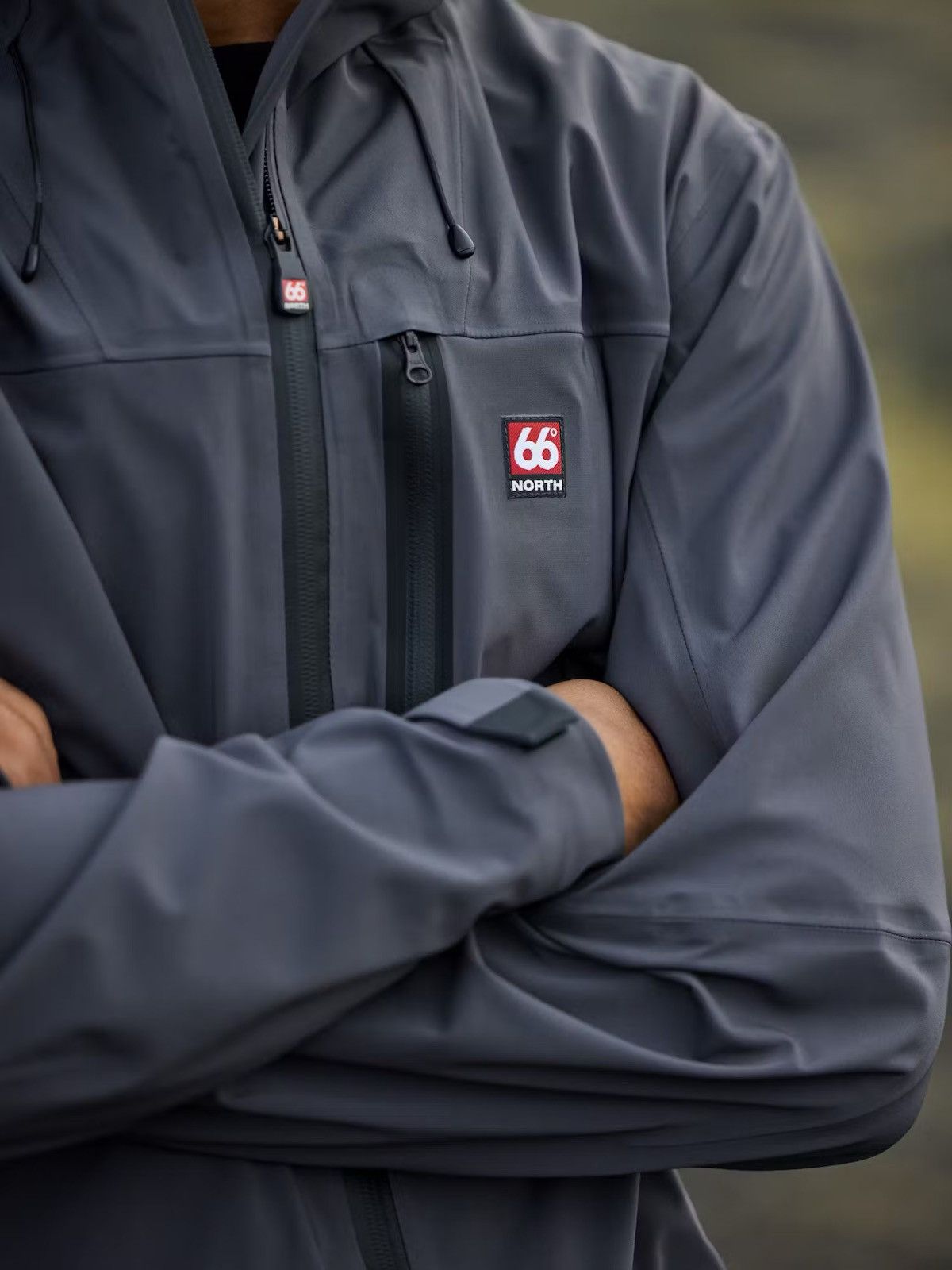 66 North 66° North Skaftafell Gore-Tex Infinium Jacket in Lava Size US M / EU 48-50 / 2 - 4 Thumbnail
