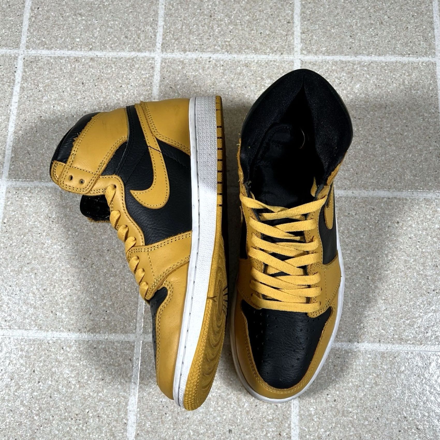Jordan Brand Nike Air Jordan 1 Sneaker Mens Size 8.5 Yellow Retro High OG Pollen 555088-701 Size US 9 / EU 42 - 3 Thumbnail