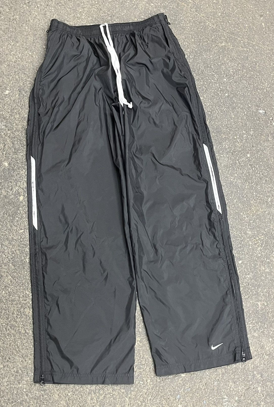 Nike × Vintage Nike track pants baggy fit wide leg y2k streetwear sporty Size US 32 / EU 48 - 1 Thumbnail