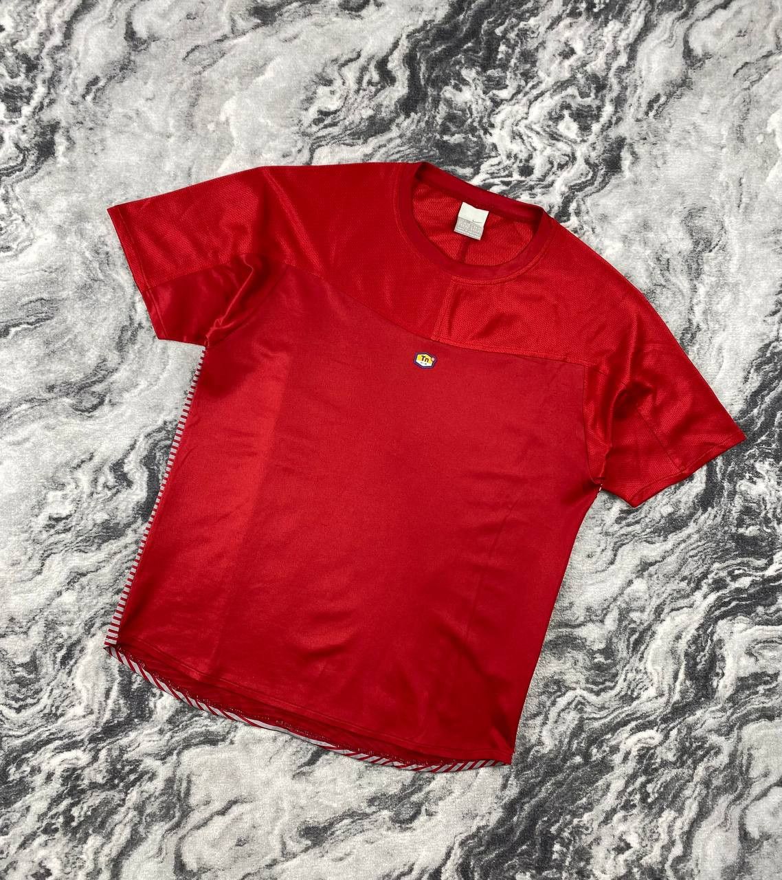 Nike Vintage Nike Air Max Tn T-Shirt 00s Men Size S Red Size US S / EU 44-46 / 1 - 1 Thumbnail