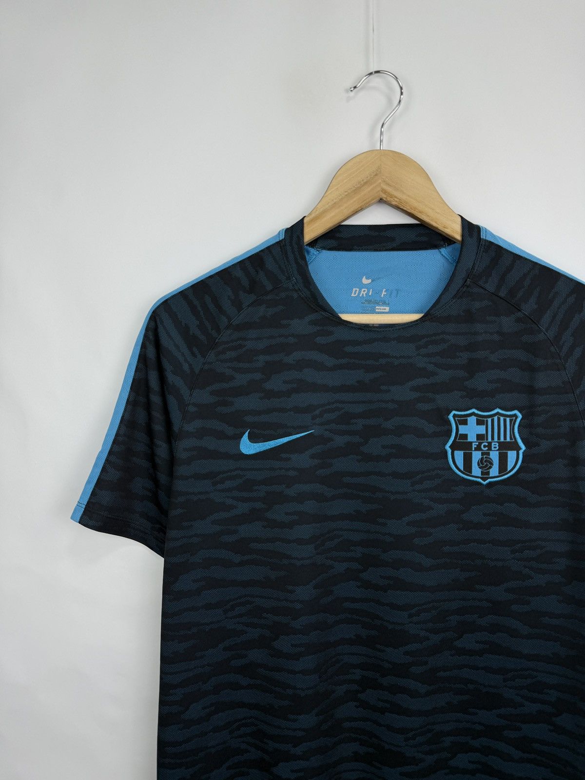Nike 🇪🇸 2015/2016 Nike F. C. Barcelona Training Soccer Jersey Size US L / EU 52-54 / 3 - 3 Thumbnail