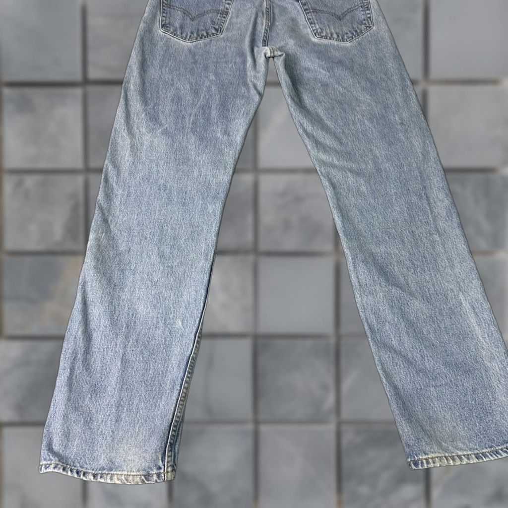 Levi's VINTAGE Levi's 505 Jeans Men Regular Light Blue 34x30 Straight 90s Grunge Denim Cotton Button Zip 5-Pocket image? Size US 34 / EU 50 - 1 Thumbnail
