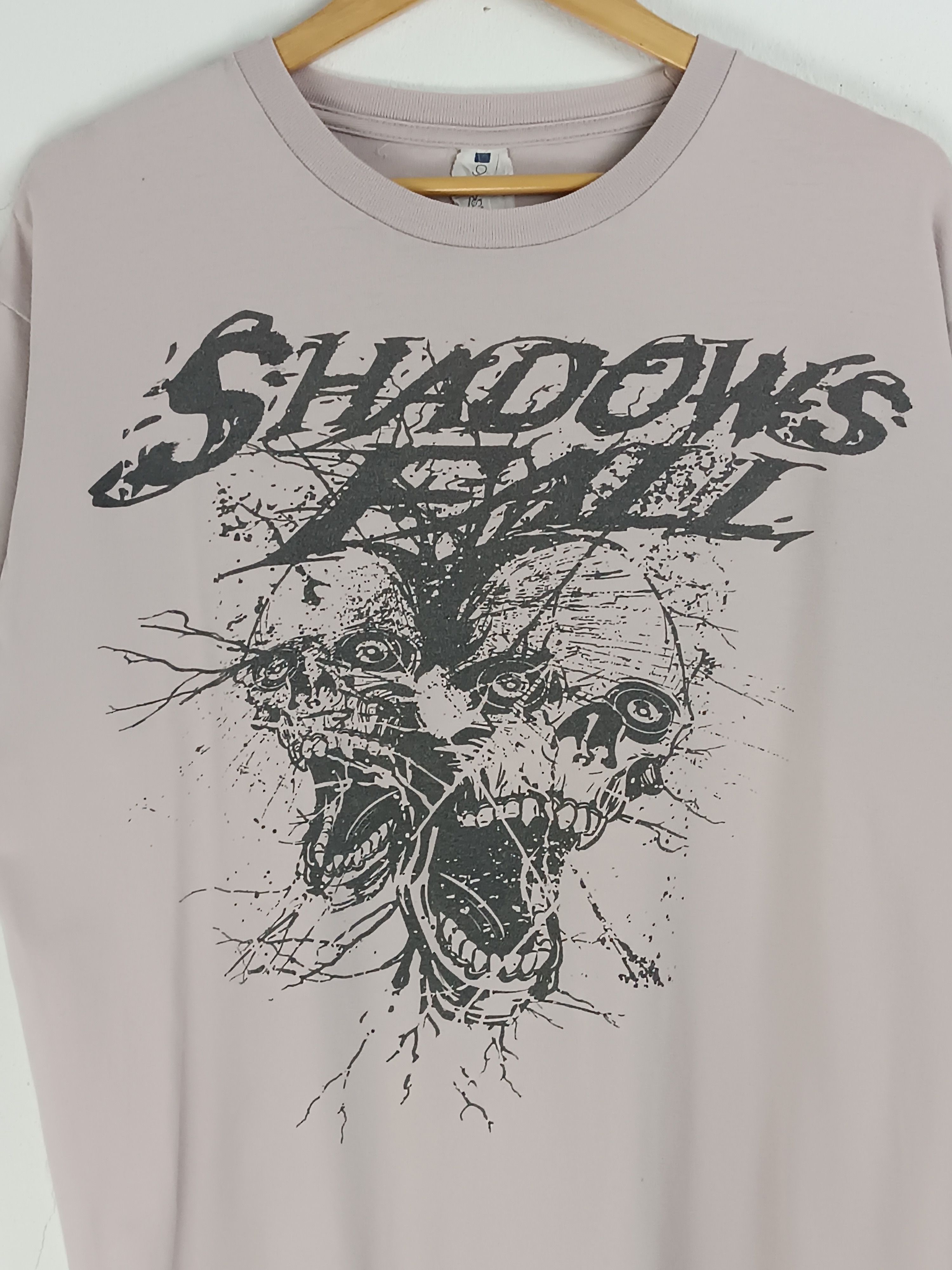 Band Tees VINTAGE Y2K SHADOWS FALL TEE killswitch unearth hatebreed Size US L / EU 52-54 / 3 - 9 Thumbnail