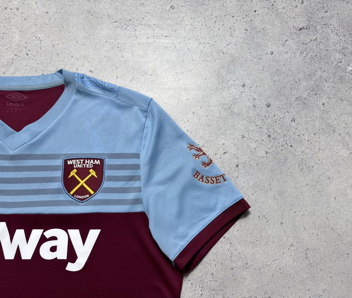 Umbro Umbro FC West Ham United 2019/2020 Soccer Jersey Size US XL / EU 56 / 4 - 2 Thumbnail