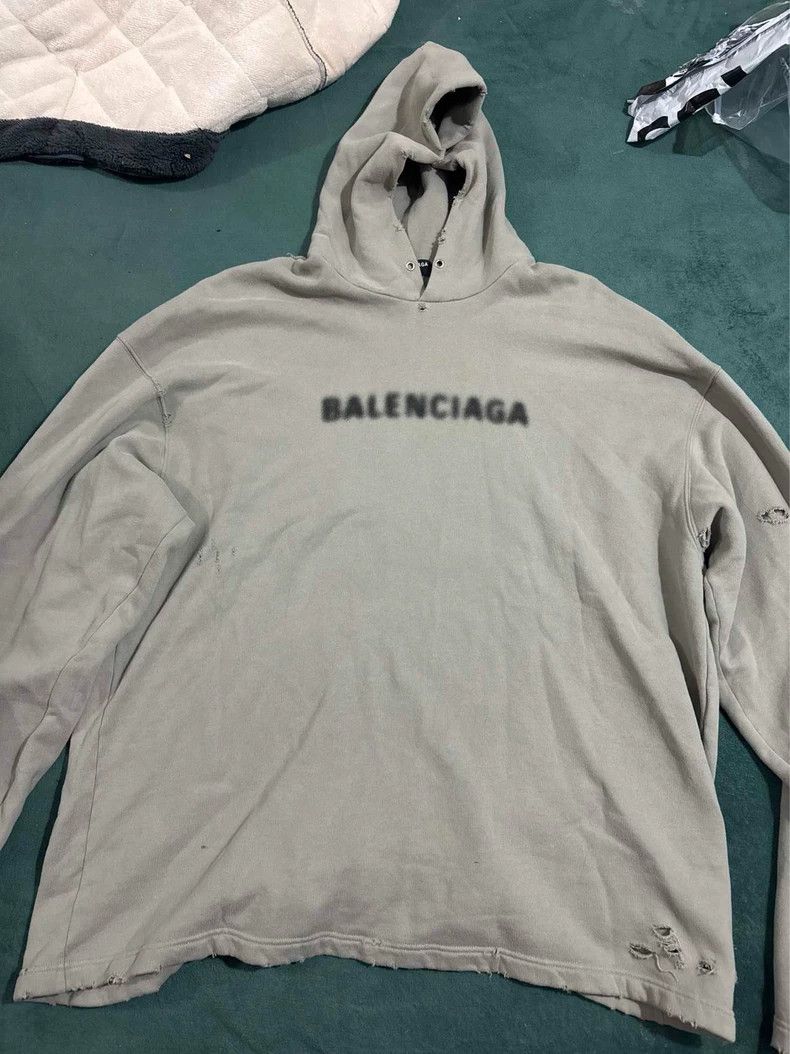 Balenciaga Balenciaga Blurring logo letters to wash and destroy hooded Size US M / EU 48-50 / 2 - 1 Thumbnail