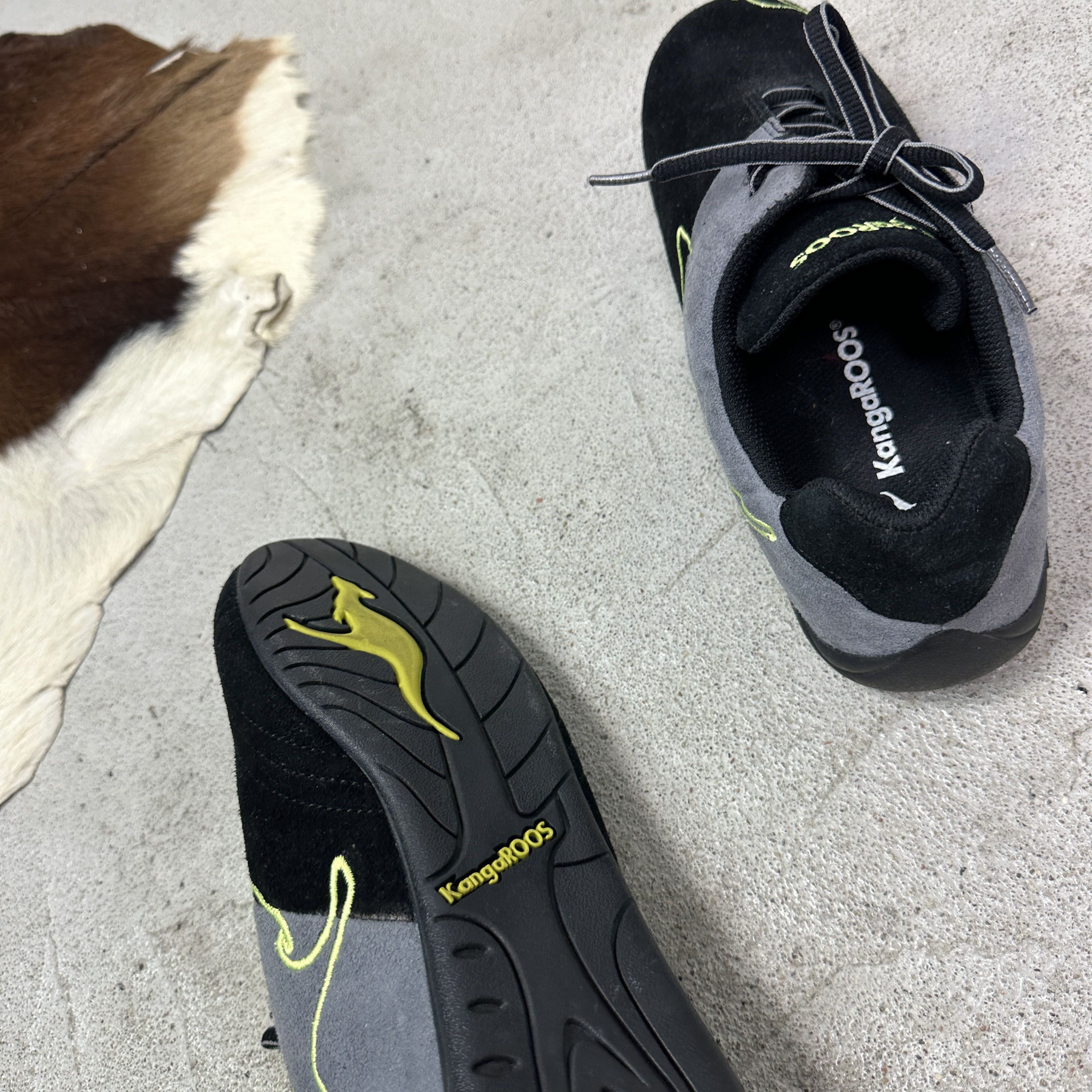 KangaROOS Vintage Asymmetrical Sporty Kangaroos Sneakers Y2K Size US 6 / EU 39 - 8 Thumbnail