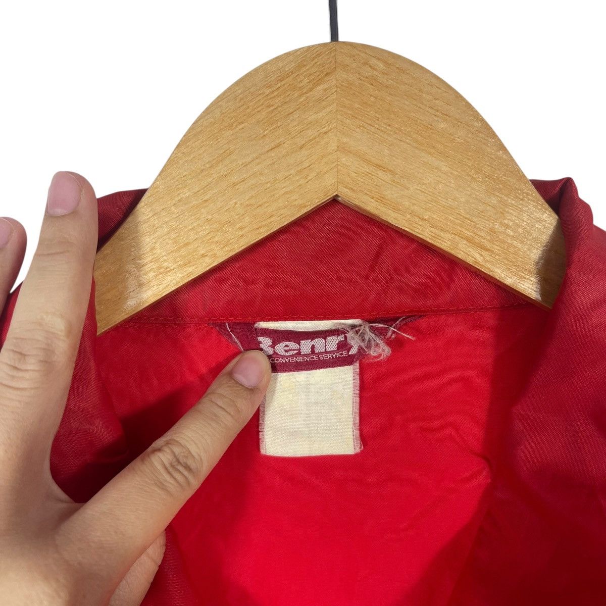 Vintage Vintage Benry Red Nylon Windbreaker Jacket Snap Zip Logo Size US XL / EU 56 / 4 - 3 Thumbnail