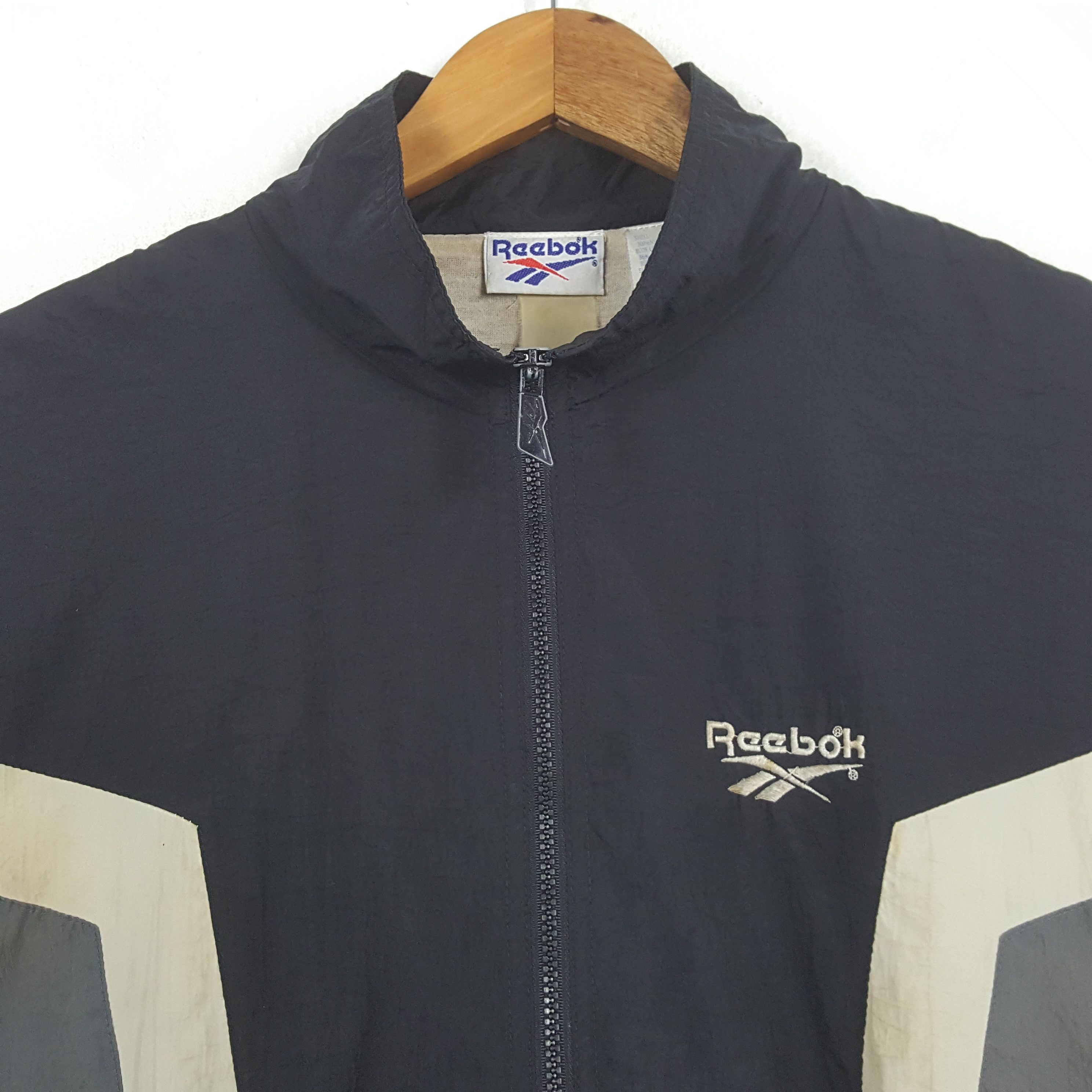 Reebok × Vintage Vintage REEBOK Sportswear Windbreaker Jacket C290N25 Size US XL / EU 56 / 4 - 4 Thumbnail